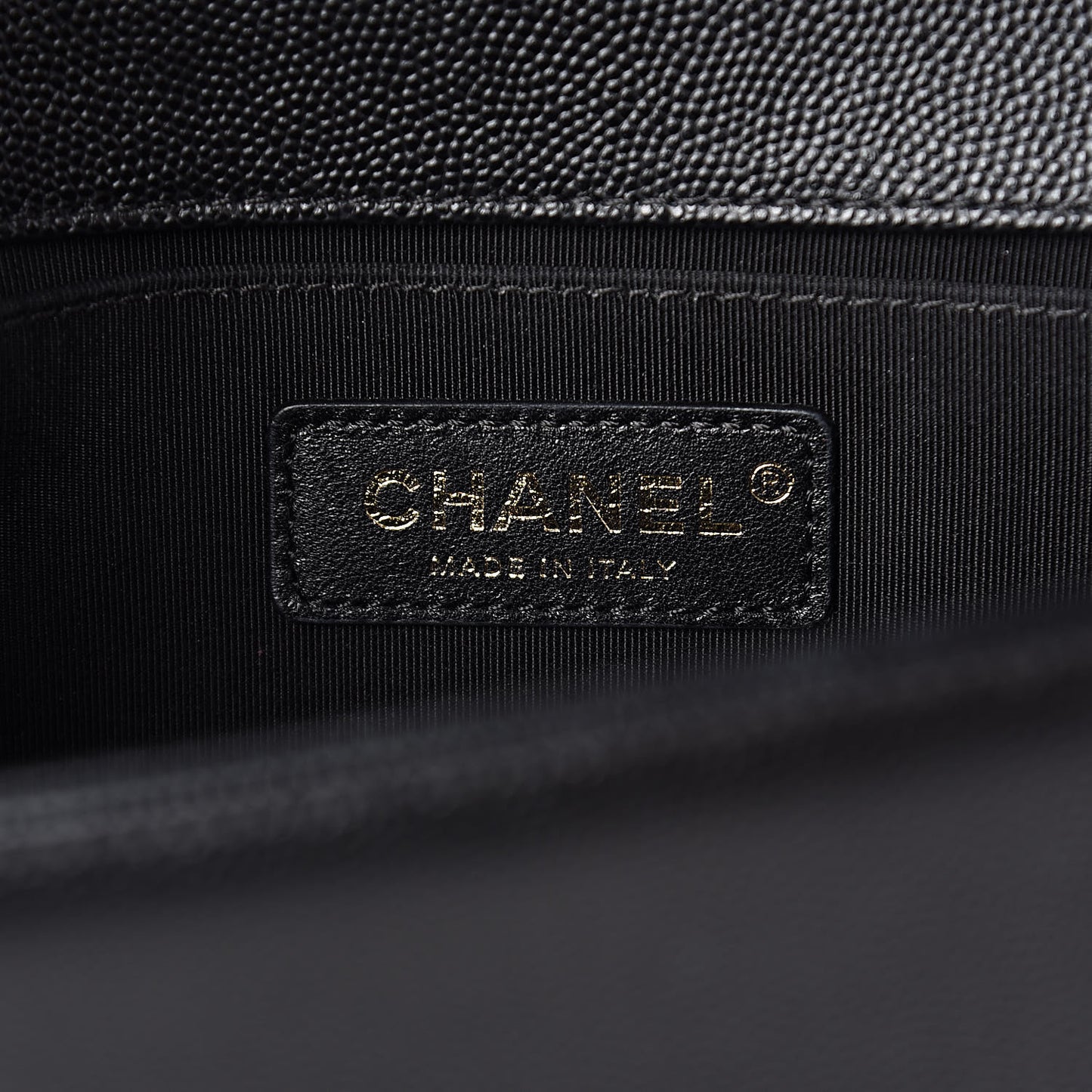 Caviar Quilted Medium Boy Flap Black