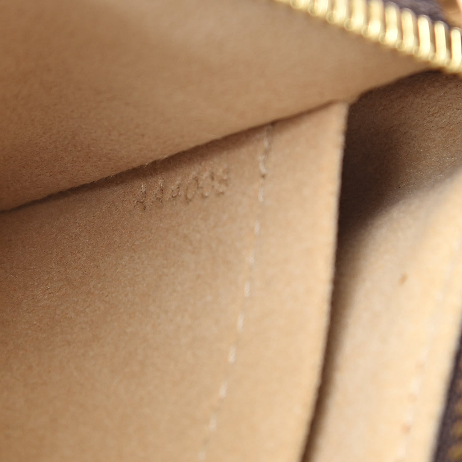 Louis Vuitton Monogram Pochette Milla MM 7 of 9