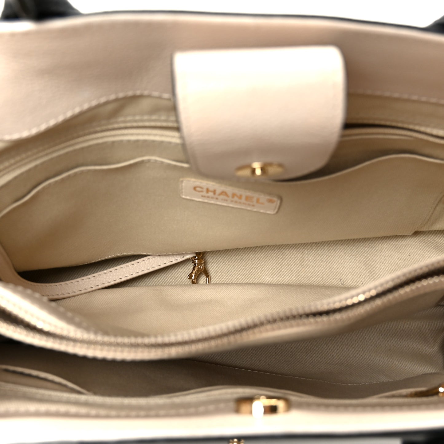 Grained Calfskin Small Bi-Color Neo Executive Shopper Tote Black Beige