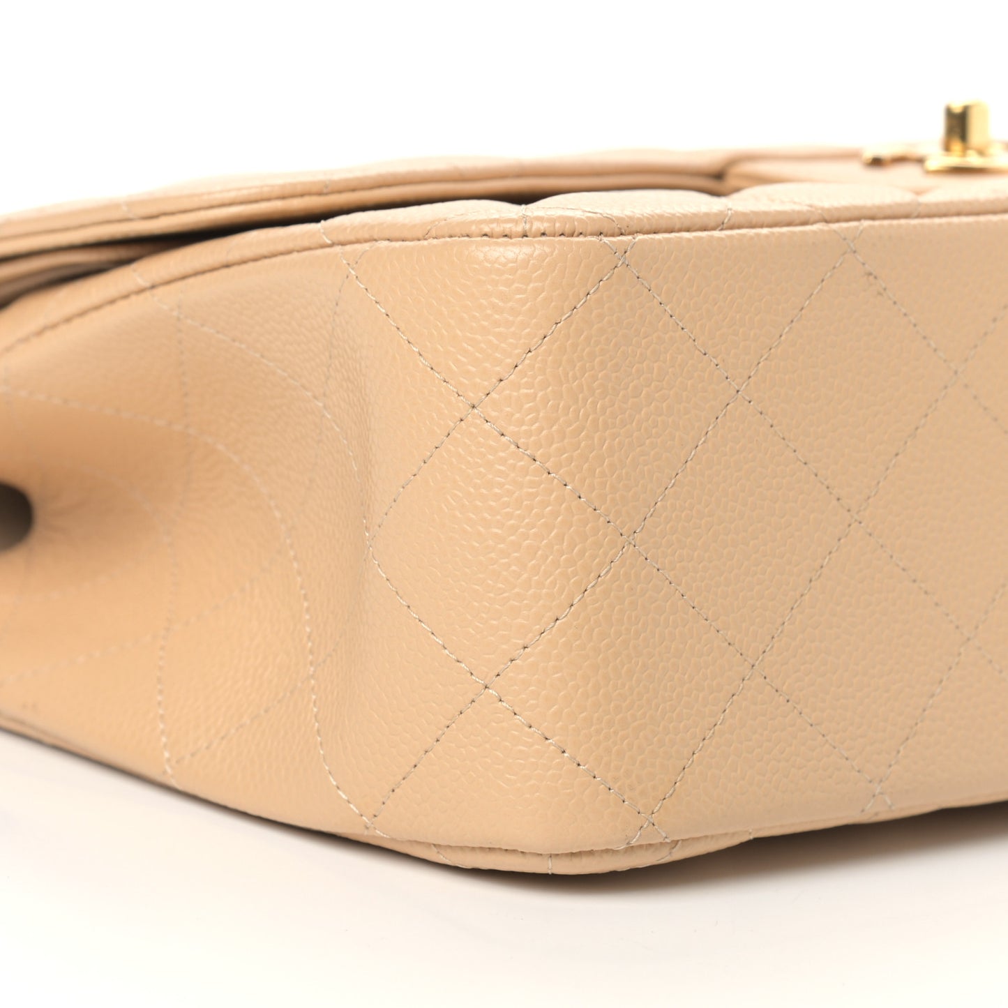 Caviar Quilted Jumbo Double Flap Beige Clair