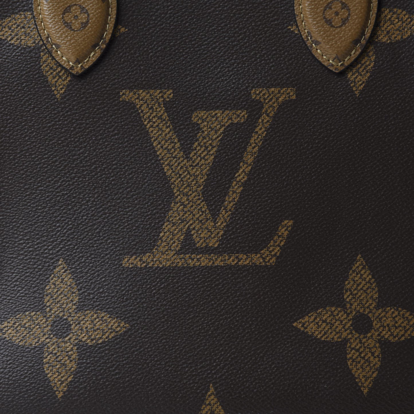 Reverse Monogram Giant Onthego MM