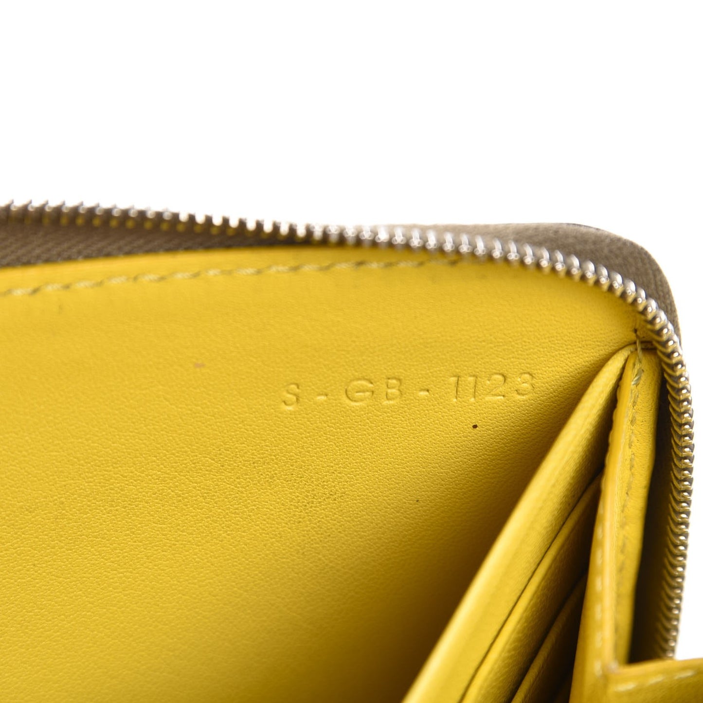 Drummed Calfskin Large Zip Around Multifunction Wallet Souris
