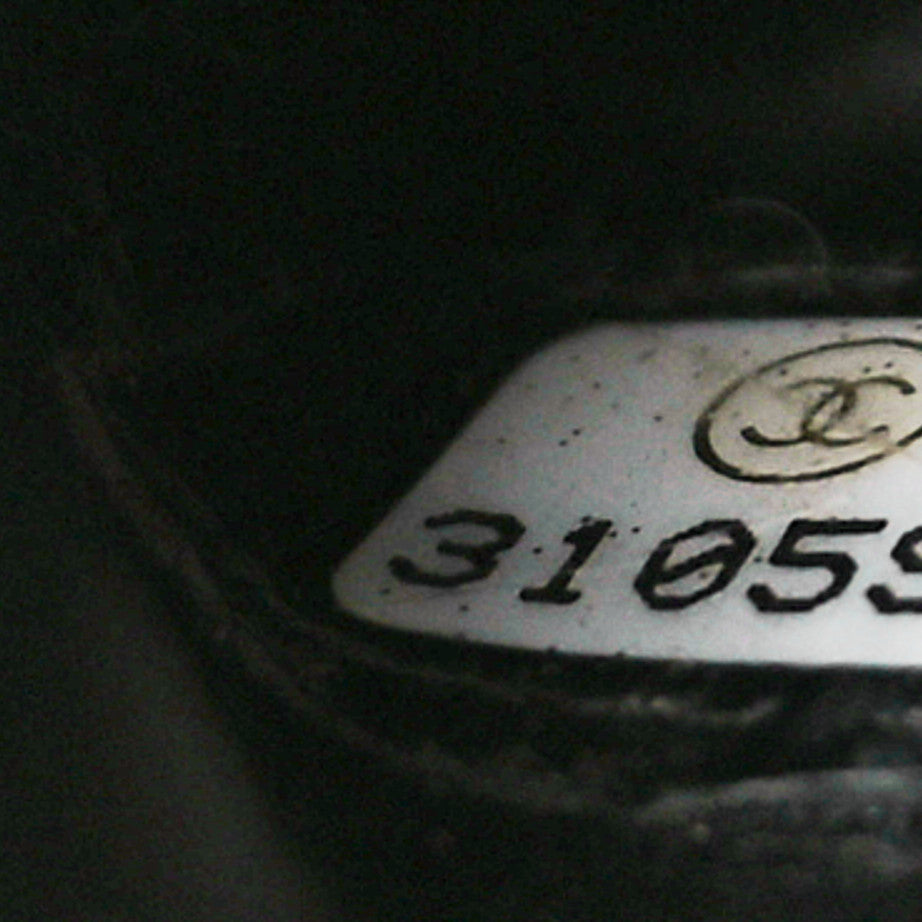 Shiny Lambskin Small Chain Is More Flap Black