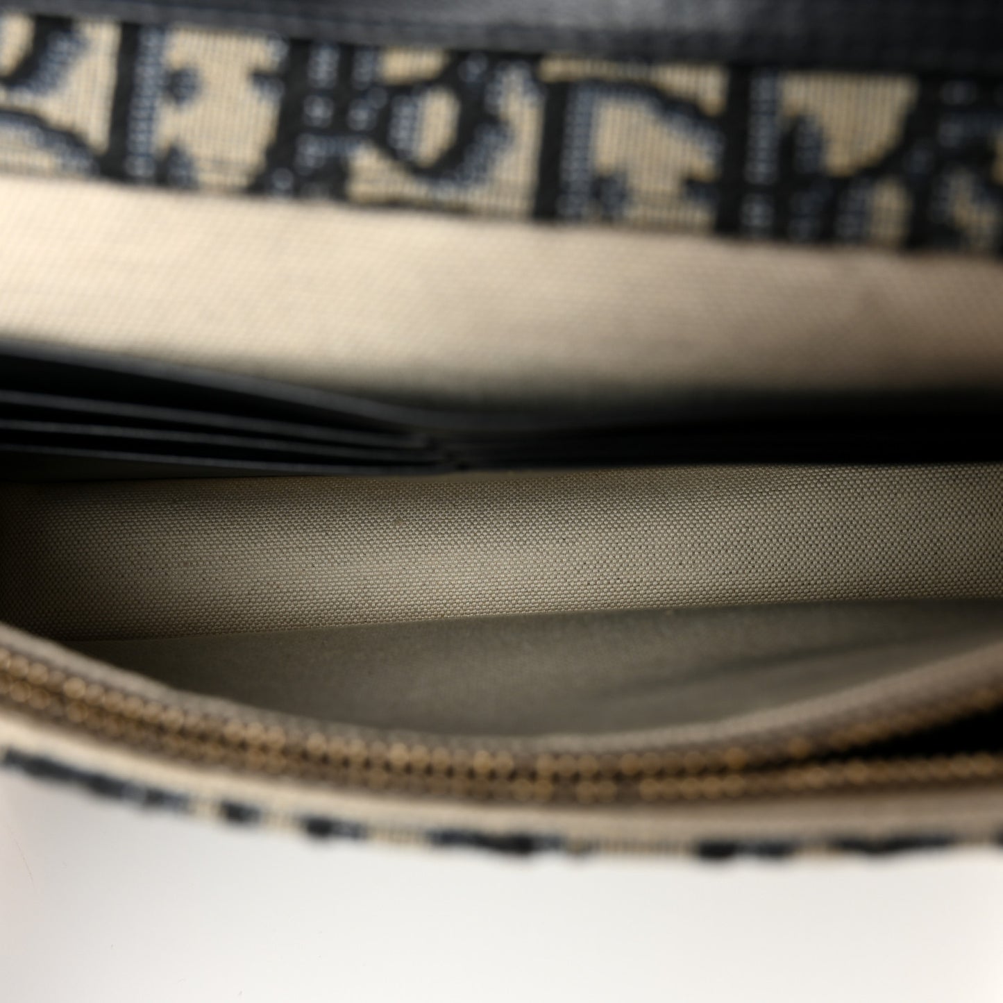 Oblique Saddle Chain Pouch Blue