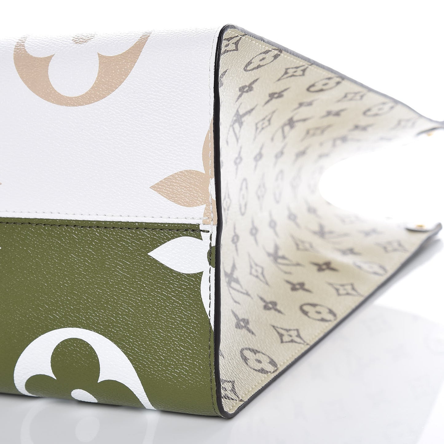Monogram Giant Onthego GM Kaki Beige