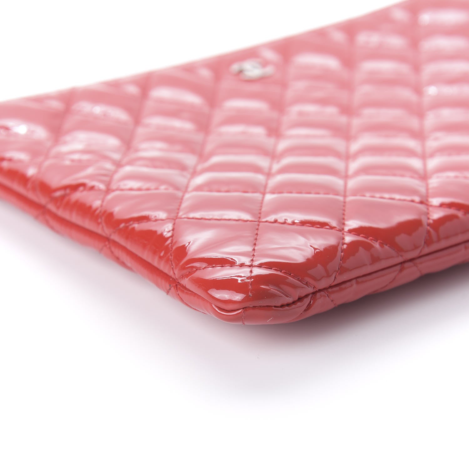 Chanel Patent Calfskin Quilted Valentine Hearts Medium O Cosmetic Case Red 6 of 10