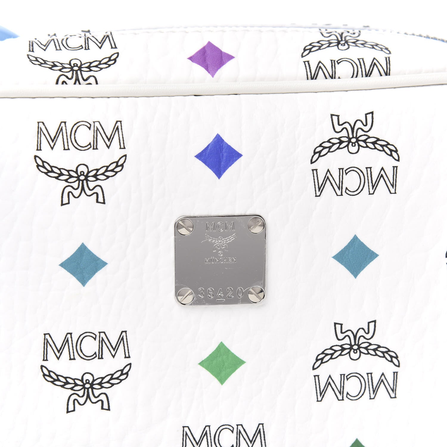 MCM Skyoptic Visetos Spectrum Diamond Camera Bag White 9 of 9