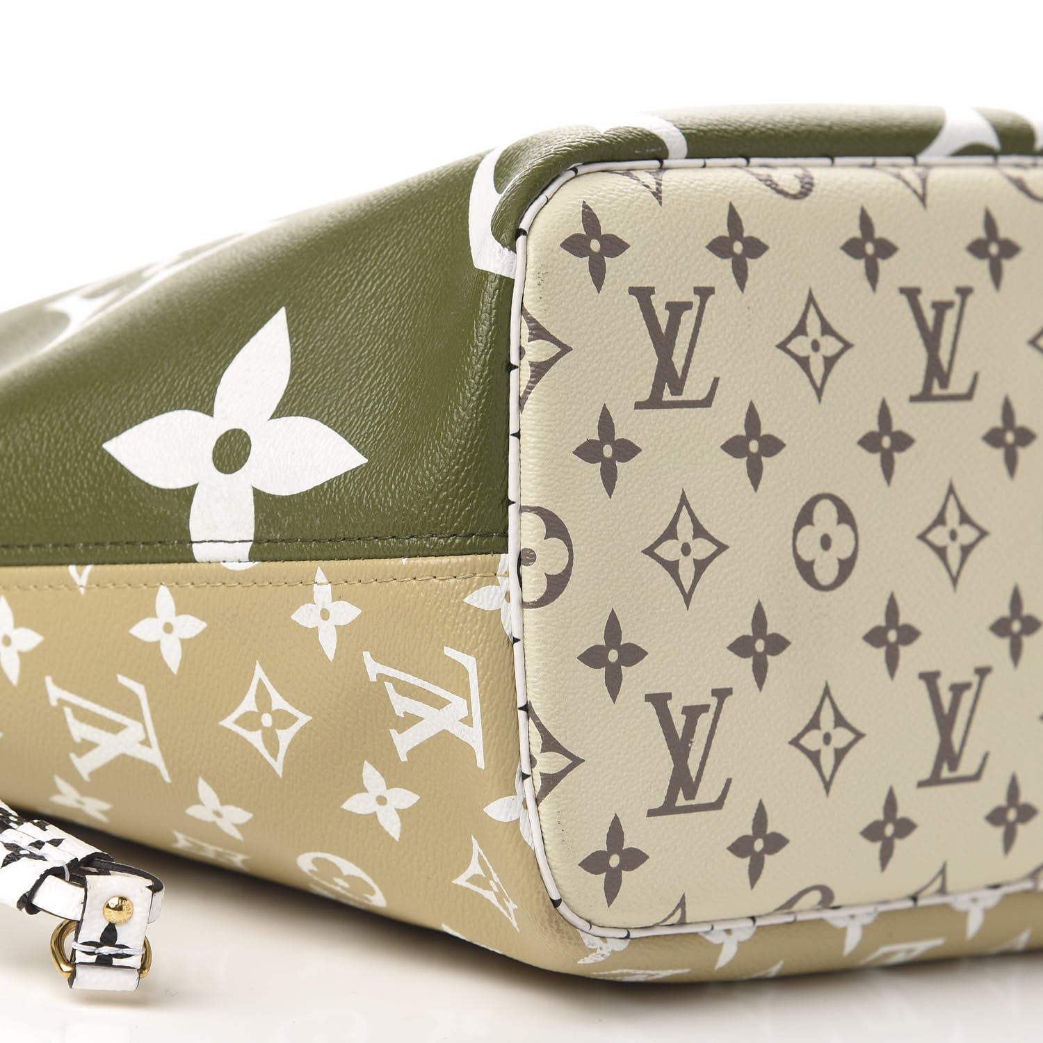 Louis Vuitton Monogram Giant Neverfull MM Kaki 9 of 11