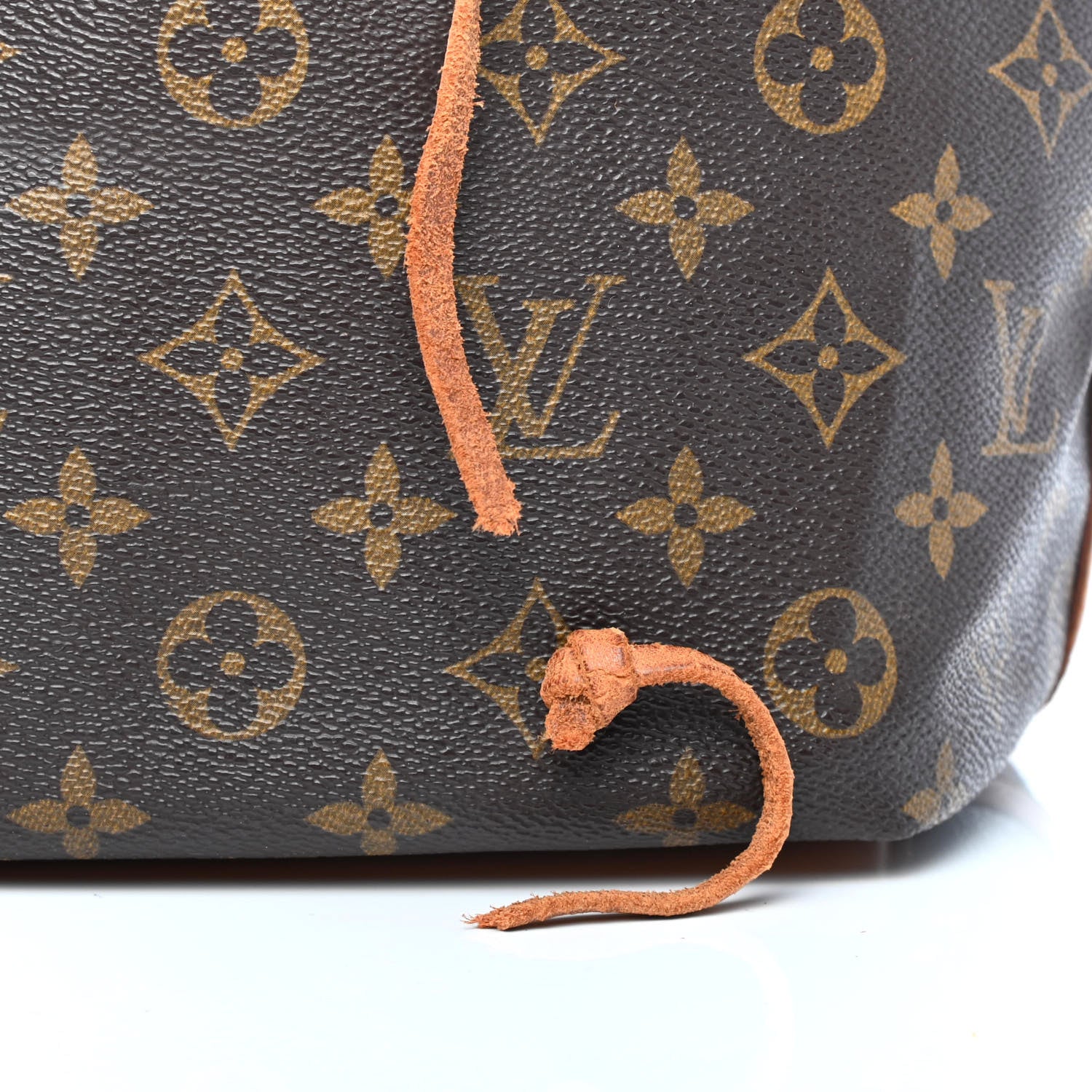 Louis Vuitton Monogram Petit Noe 5 of 5