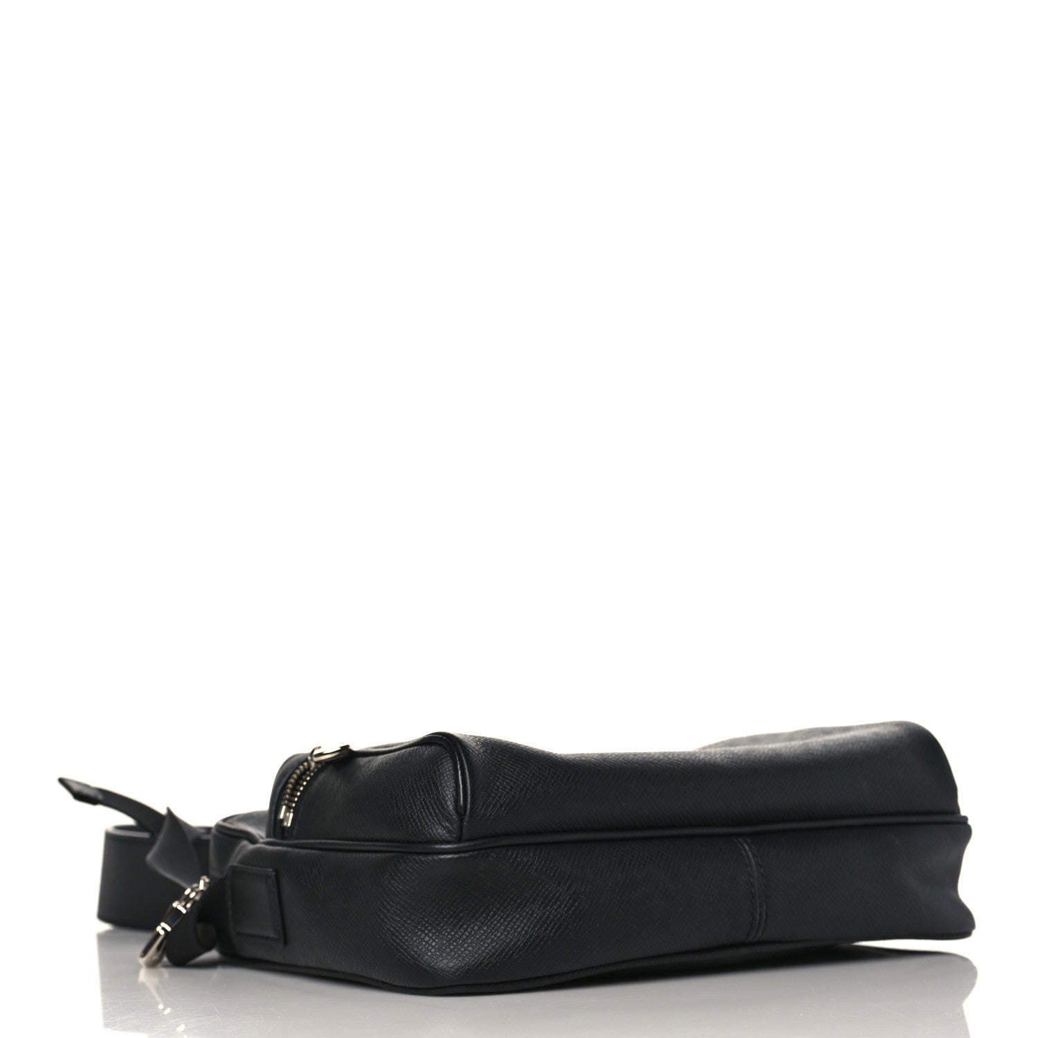 Louis Vuitton Taiga Outdoor Messenger PM Black 4 of 8