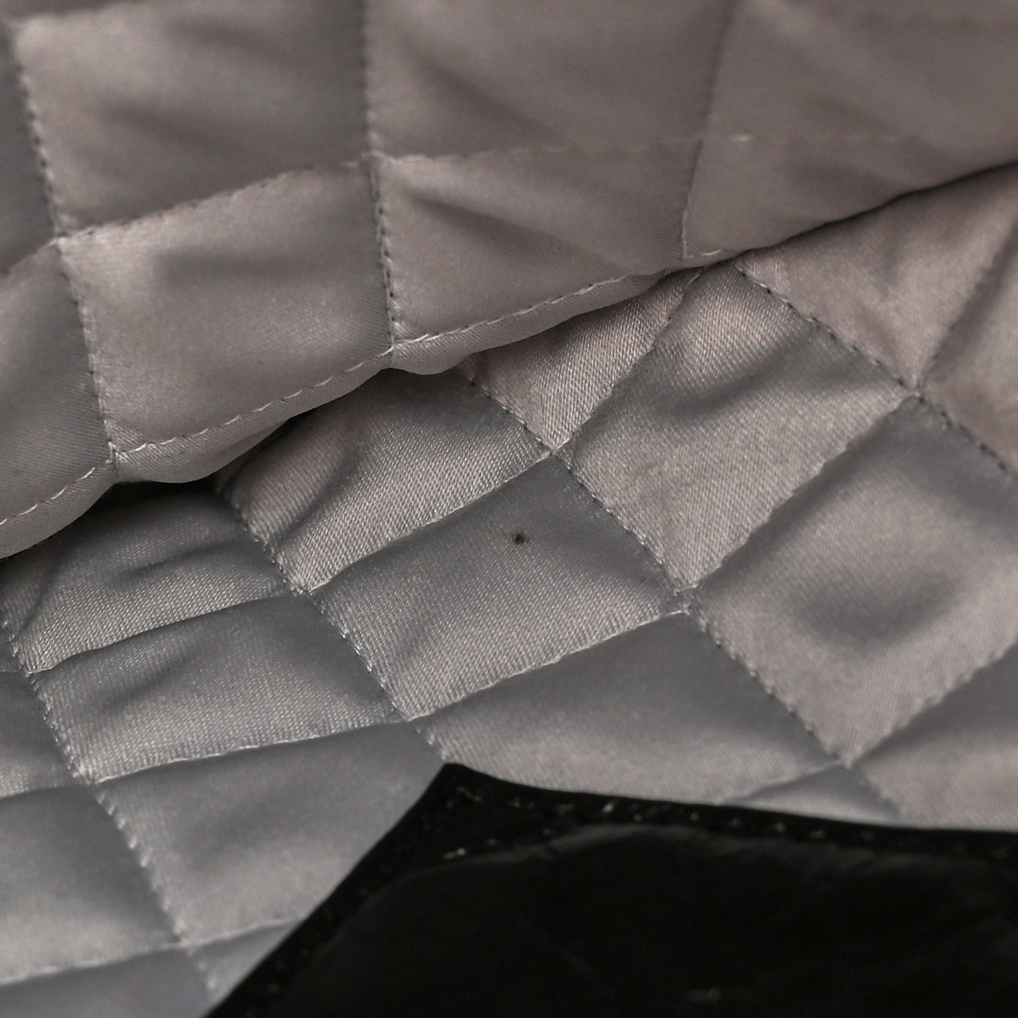 Crackled Lambskin Quilted Medium Cosmetic Case Black