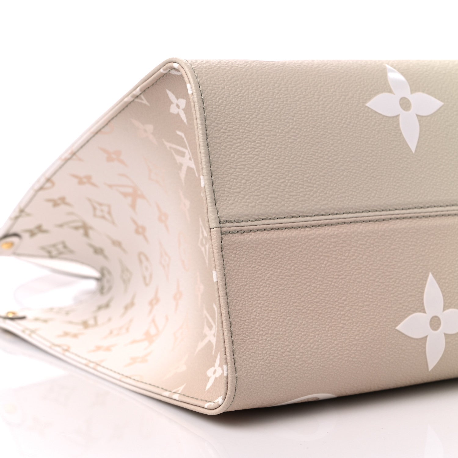 Louis Vuitton Monogram Giant Spring In The City OnTheGo MM Sunset Kaki 7 of 8
