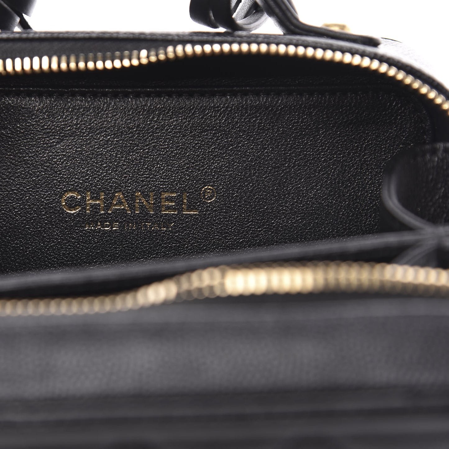 Caviar Quilted Small CC Filigree Vanity Case Black