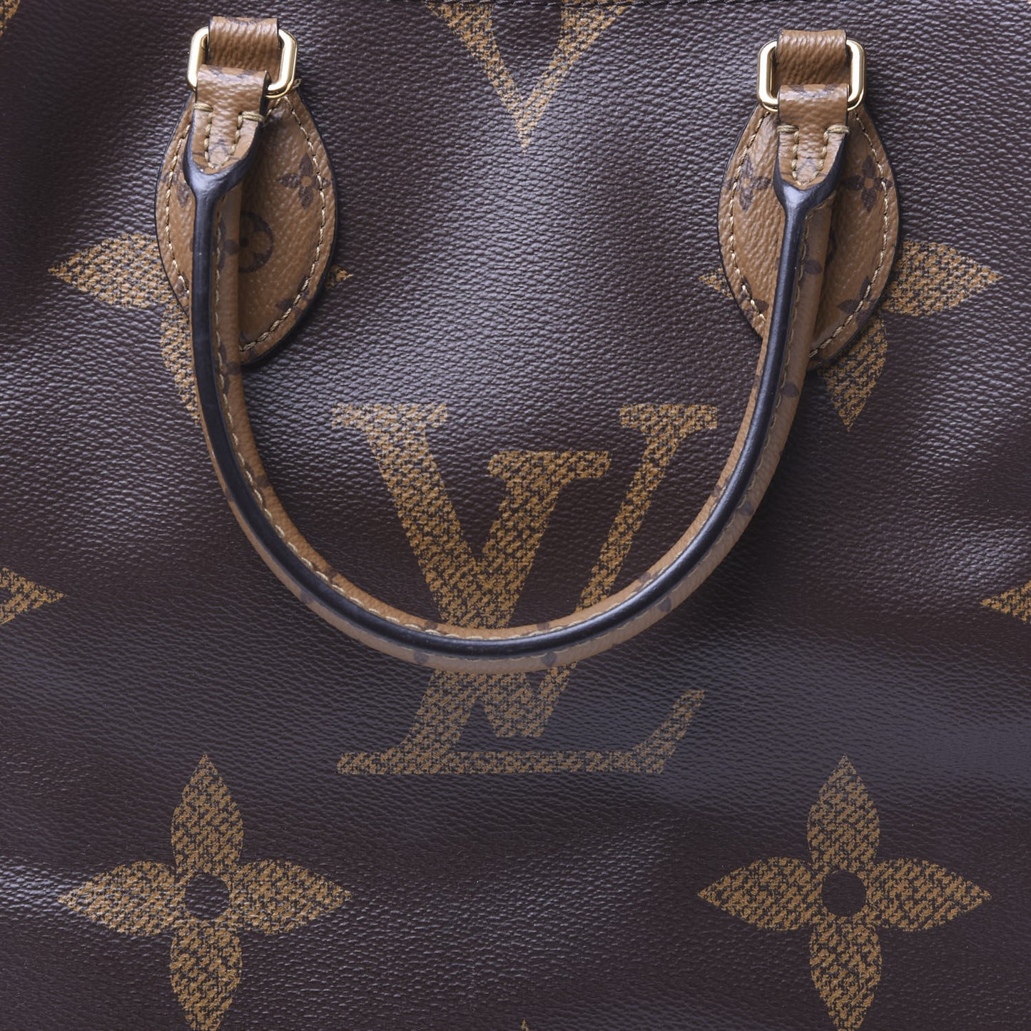 Reverse Monogram Giant Onthego MM
