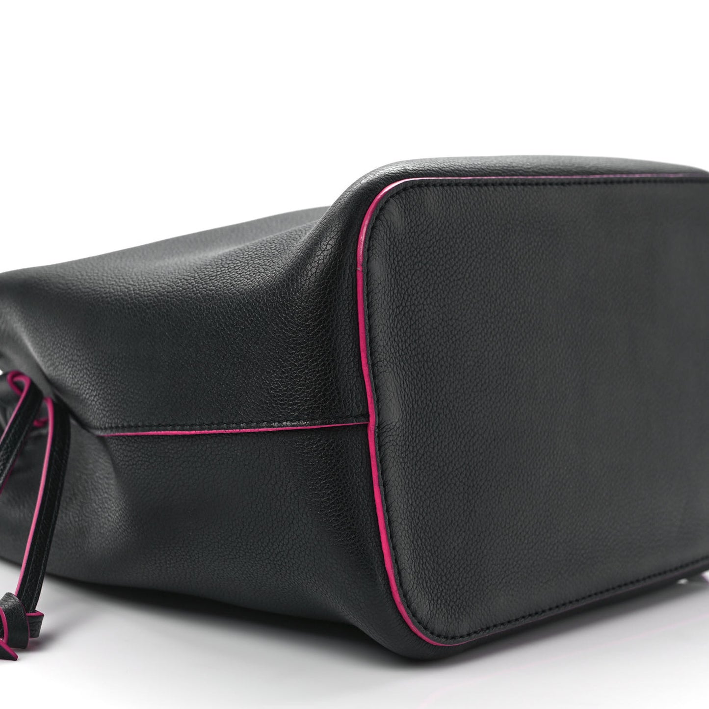 Calfskin Lockme Bucket Black