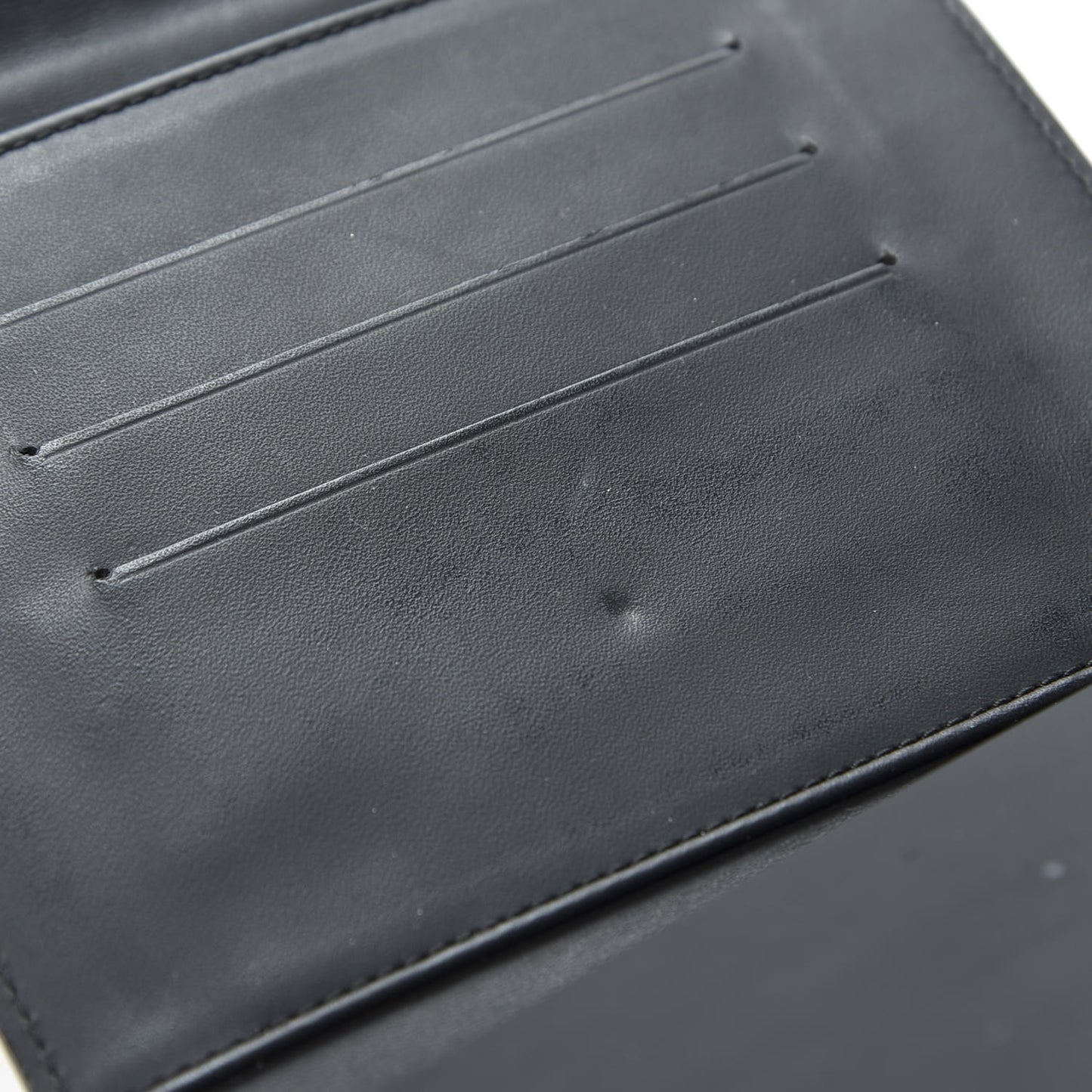Vernis Glace Anouchka PM Wallet Black