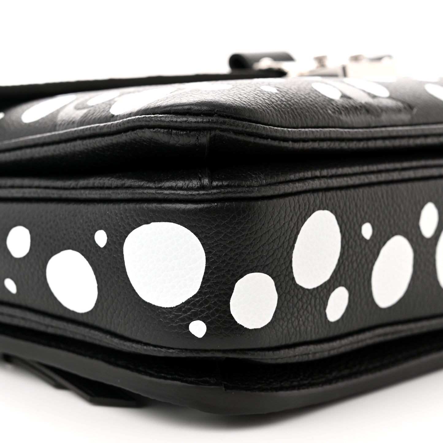 LV X YK Empreinte Monogram Giant Pochette Metis Black