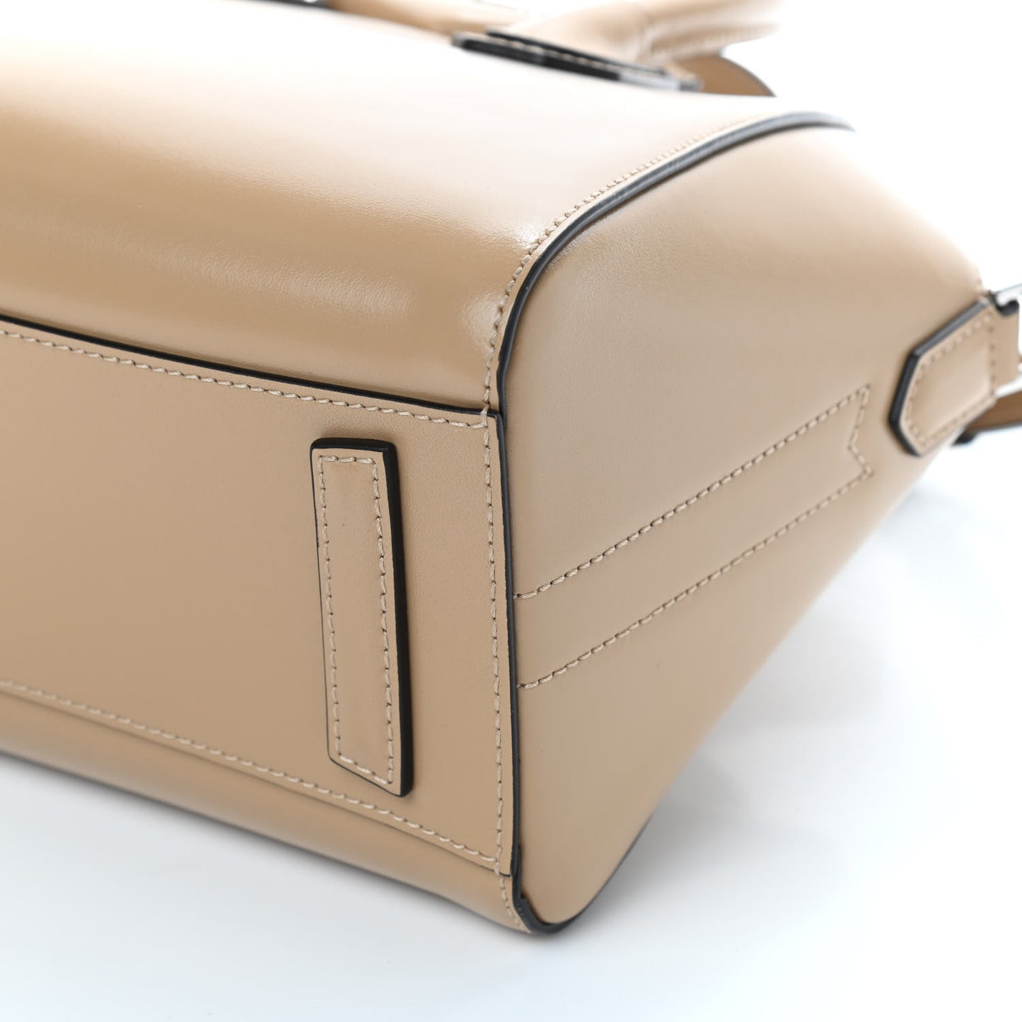 Shiny Lord Calfskin Mini Antigona Nude