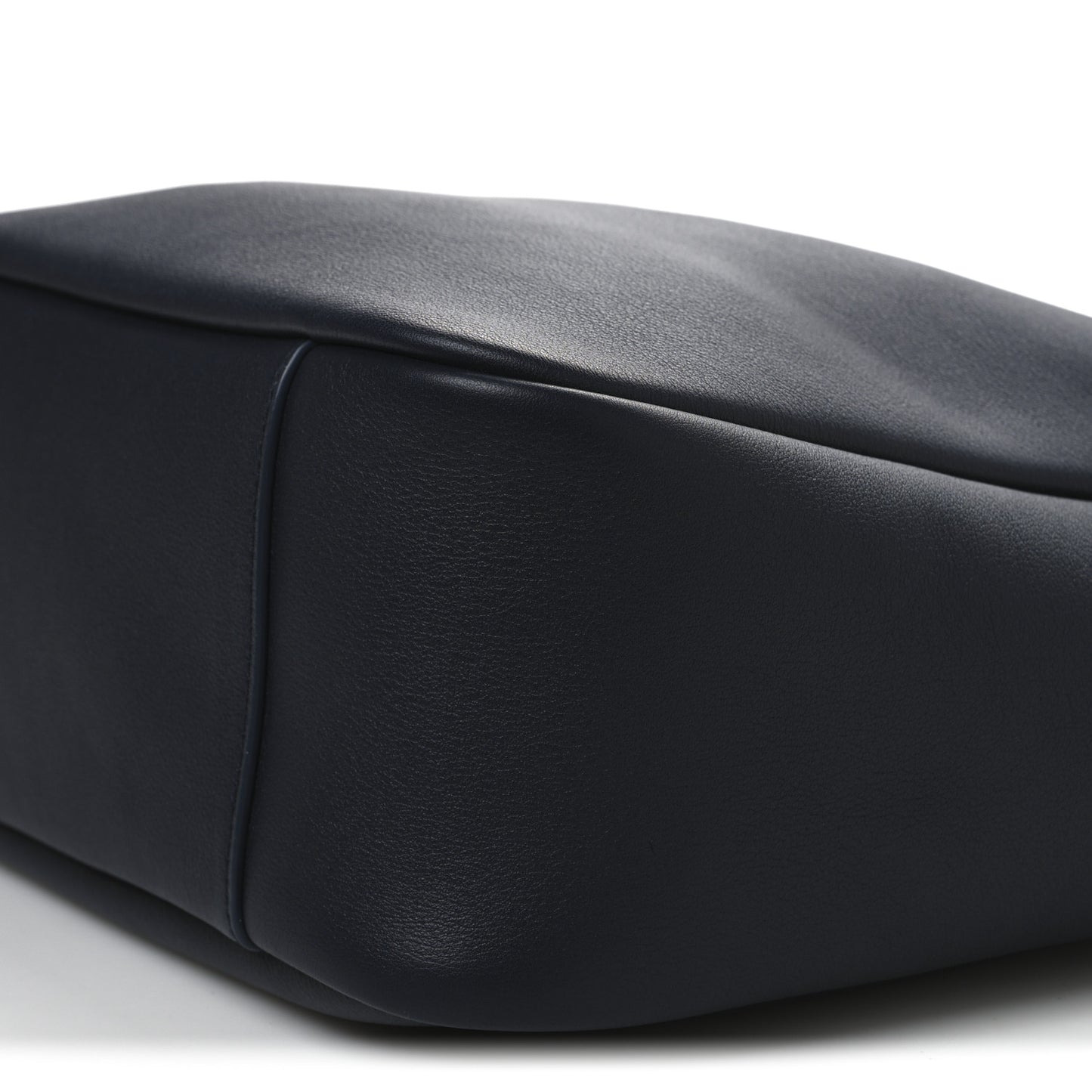 Supple Calfskin Large Le 5 A 7 Soft Hobo Bleu Abysse