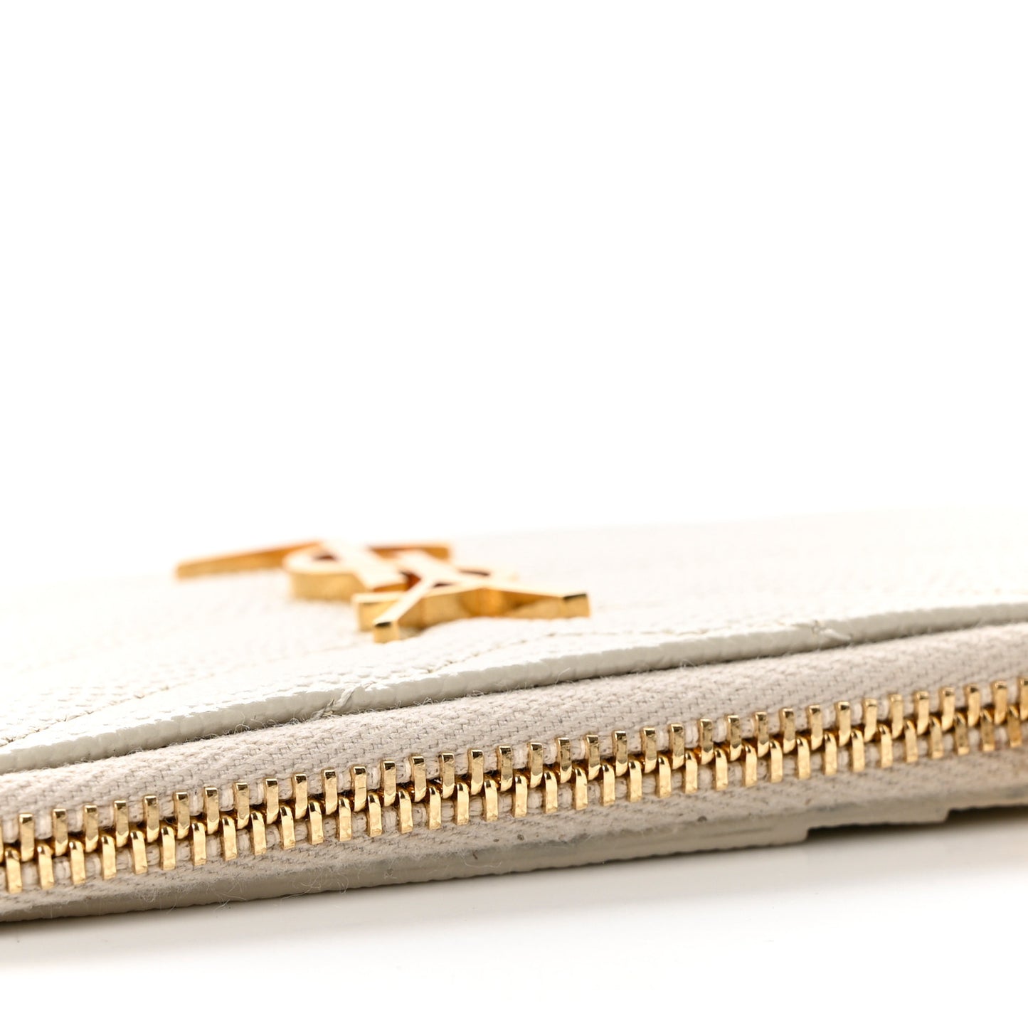 Grain De Poudre Matelasse Chevron Monogram Fragments Zippered Card Case Blanc Vintage