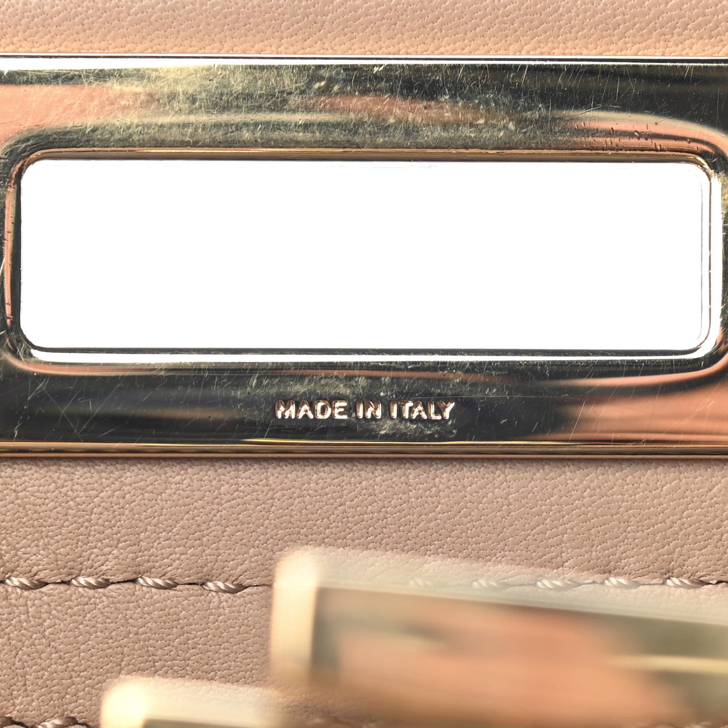 Vitello Seta Medium Peekaboo Iconic Satchel Cuoio