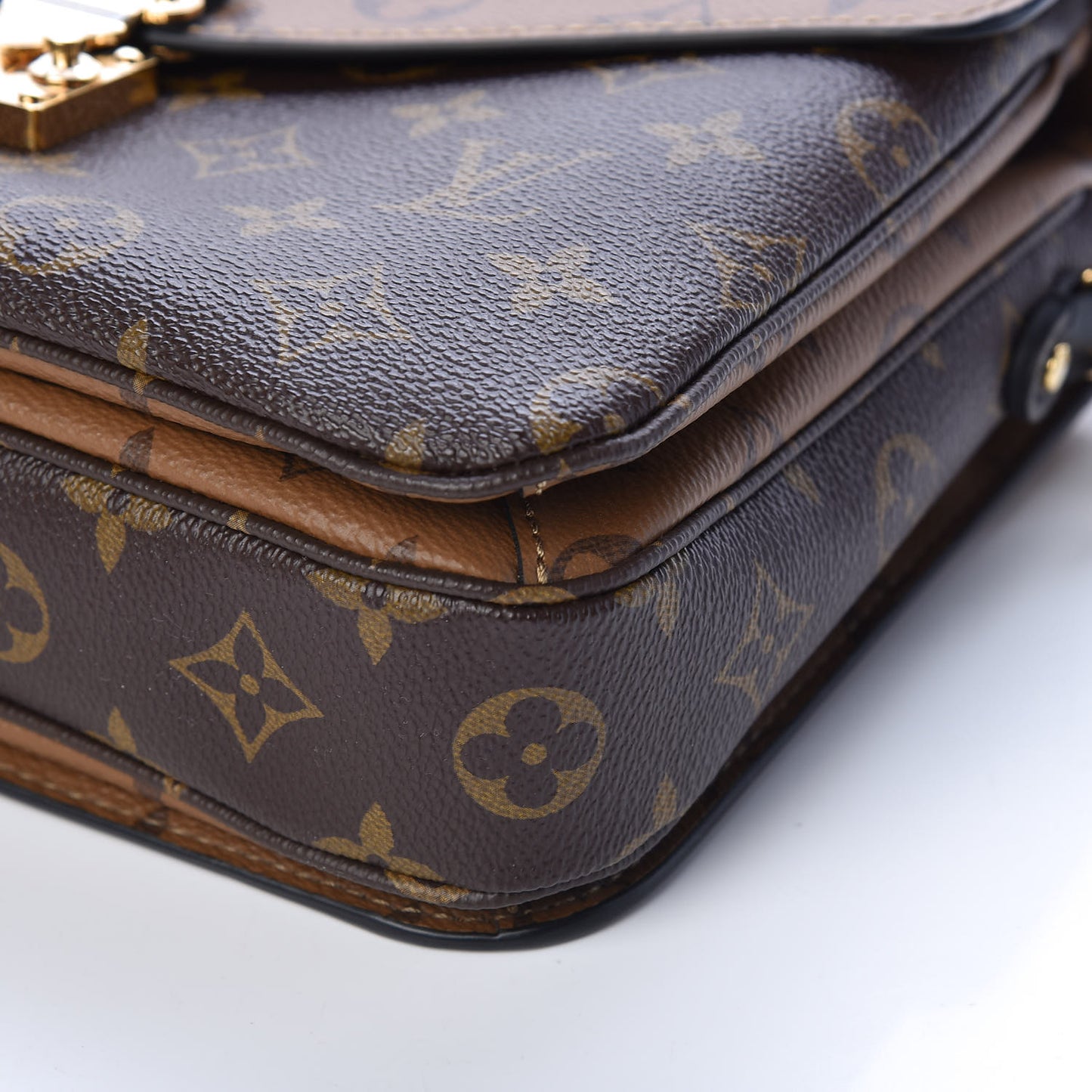 Reverse Monogram Pochette Metis