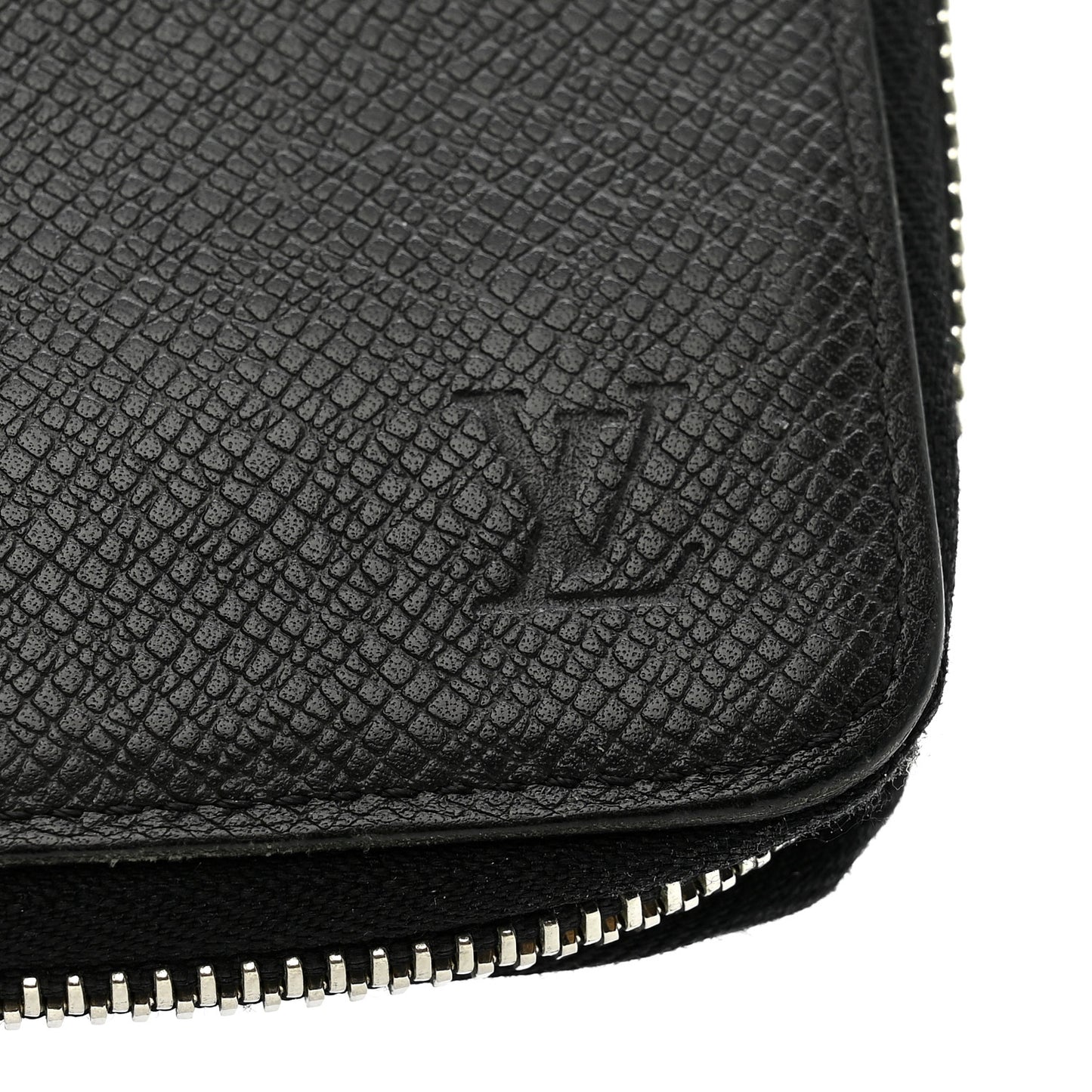 Taiga Vertical Zippy Wallet Black