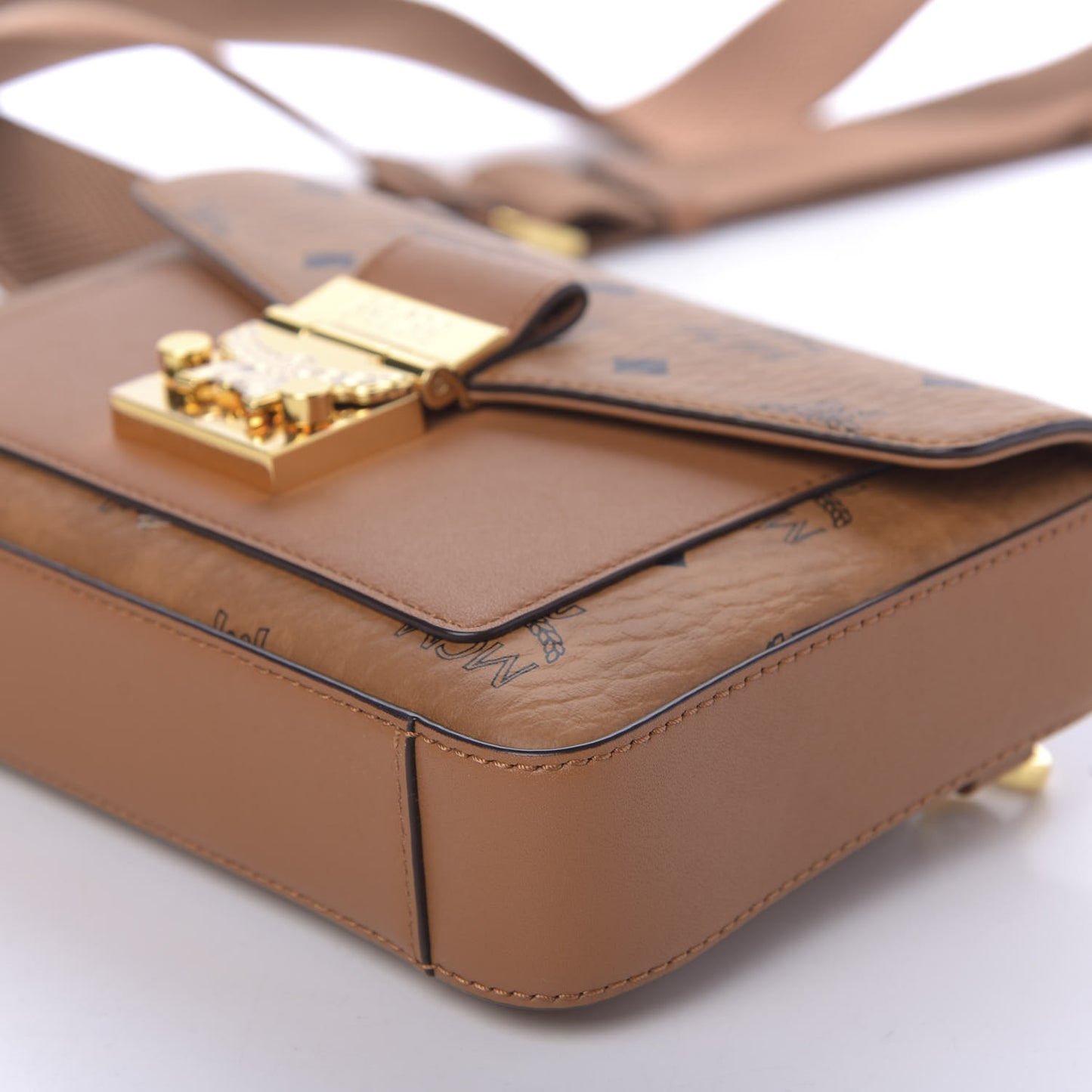 Visetos Small Millie Crossbody Belt Bag Cognac