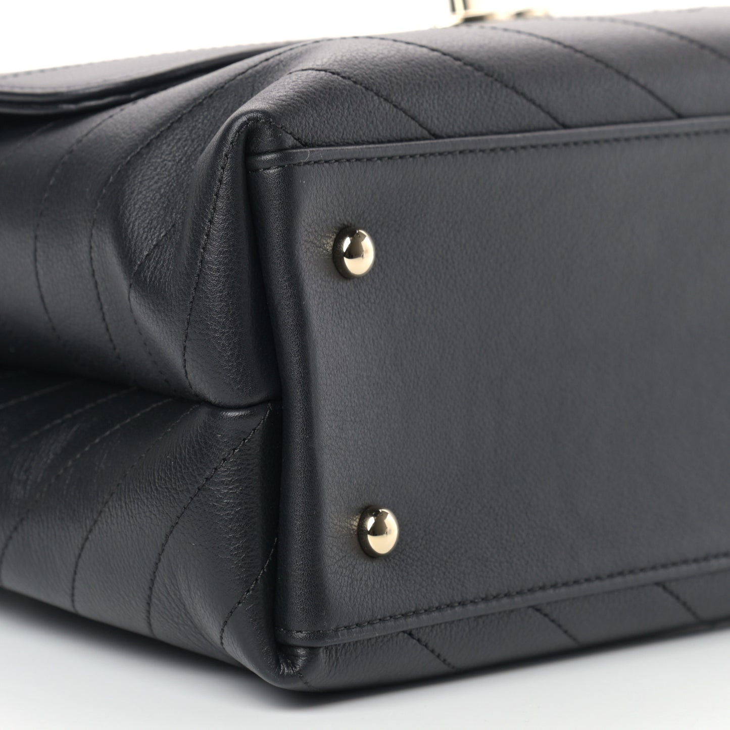 Grained Calfskin Chevron Stitched Medium Chic Top Handle Flap Black
