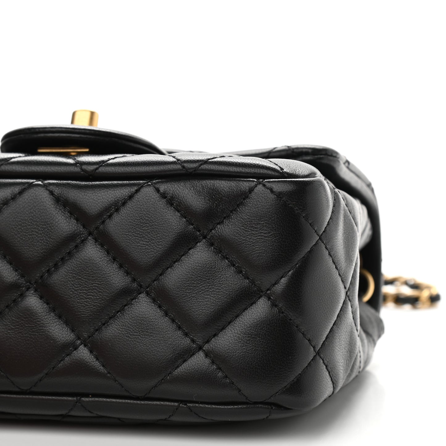 Lambskin Quilted Mini Pearl Crush Flap Black