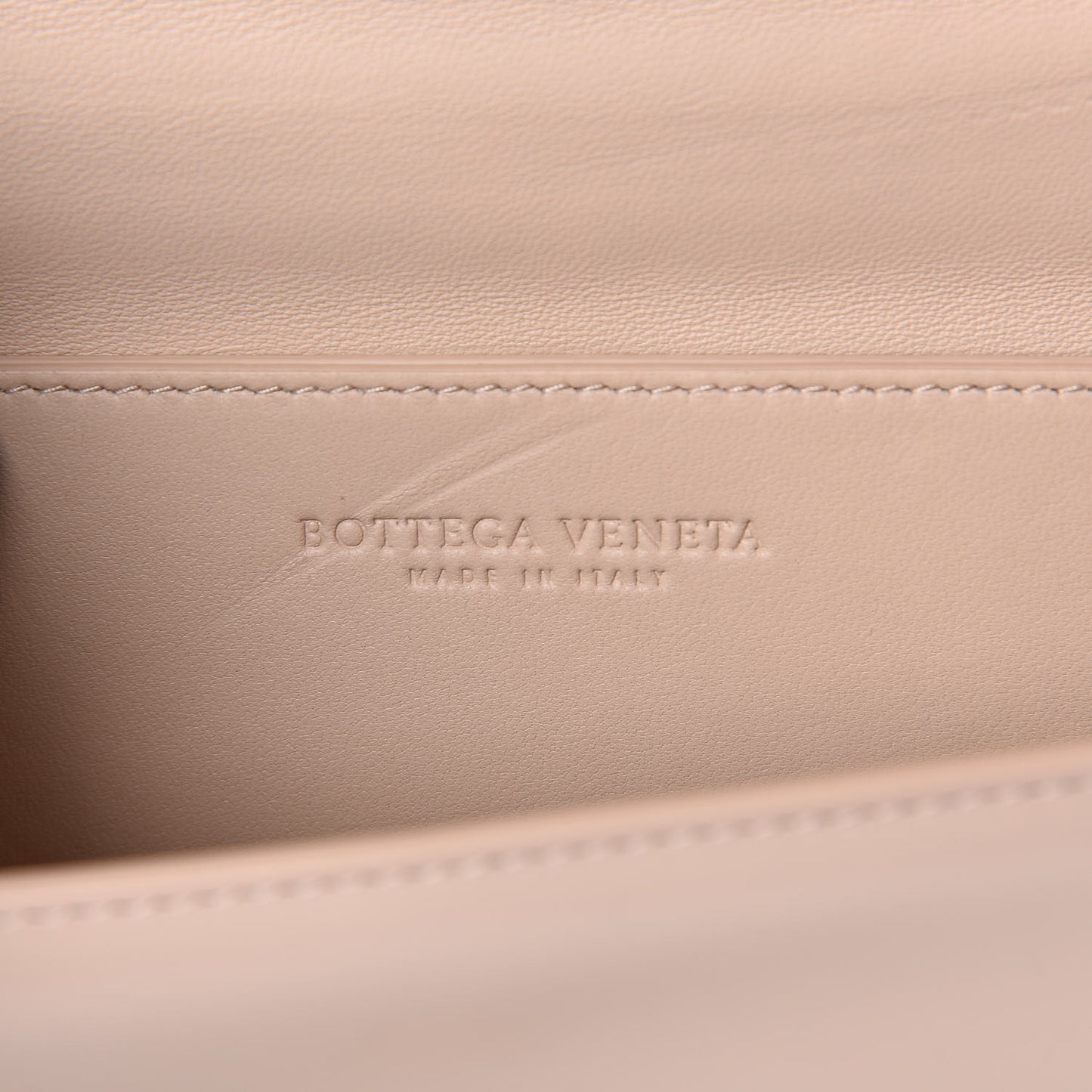 Spazzolato Calfskin Classic Mini BV Bag Nude