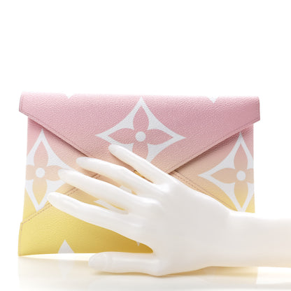 Louis Vuitton Monogram Giant By The Pool Kirigami Pochette Set 2 of 7