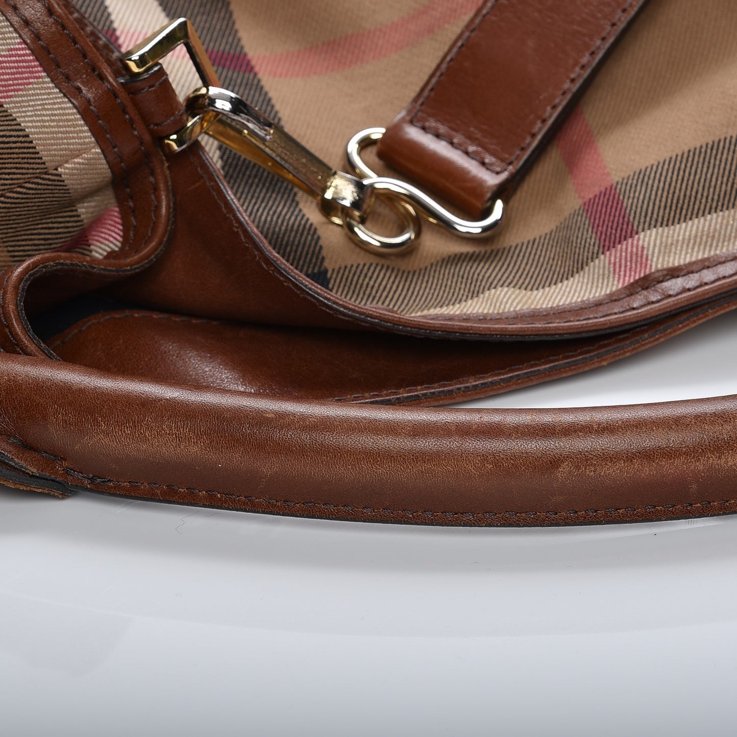 House Check Bridle Calfskin Medium Gosford Hobo Dark Tan