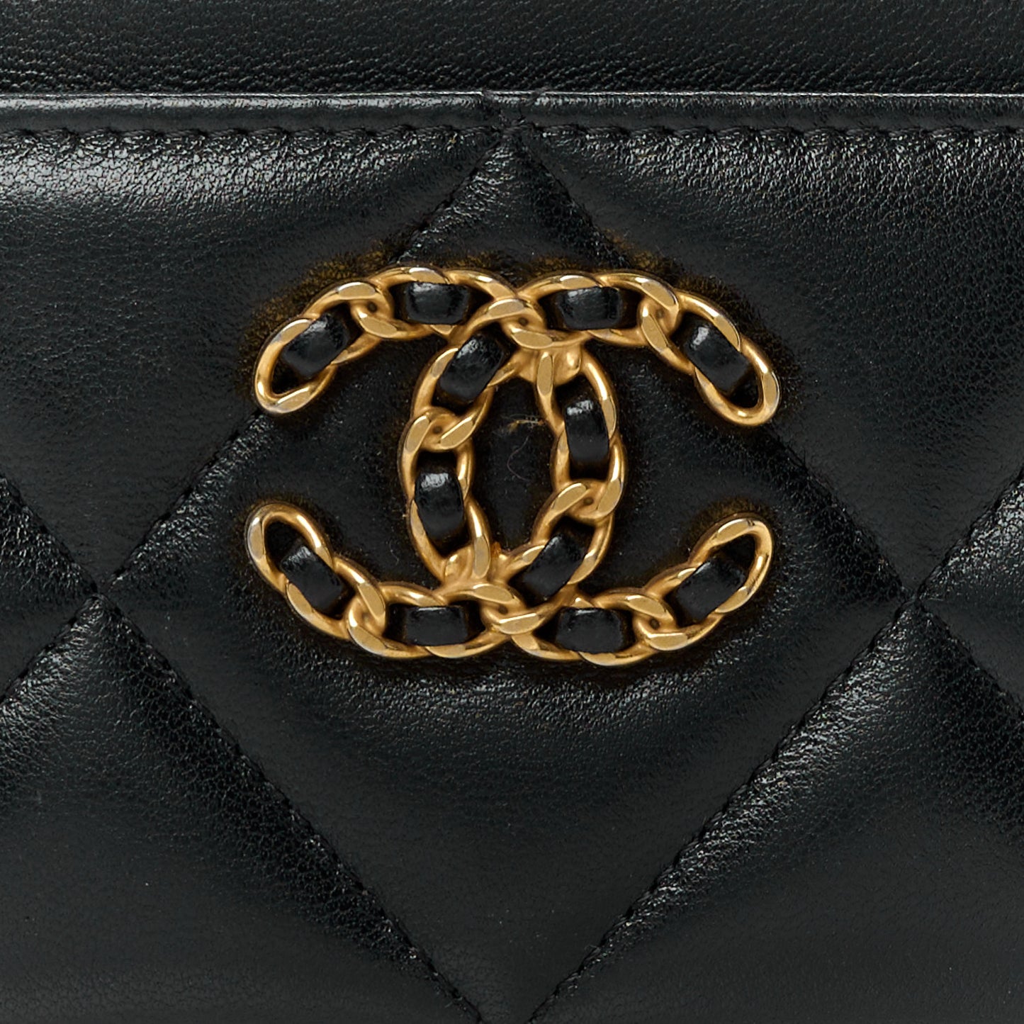 Lambskin Quilted Chanel 19 Card Holder Black