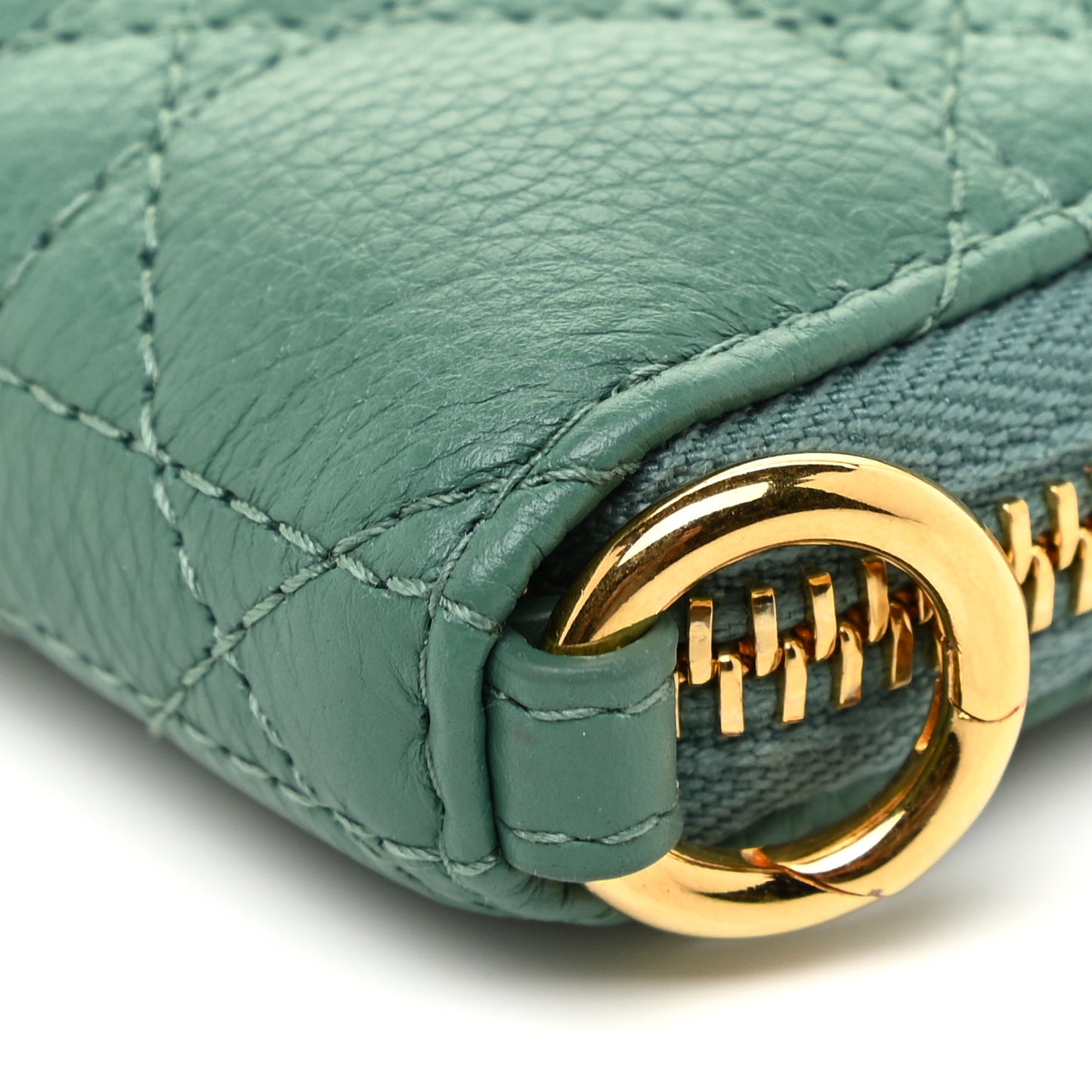 Grained Calfskin Supple Cannage Caro Compact Wallet Vert Tundra