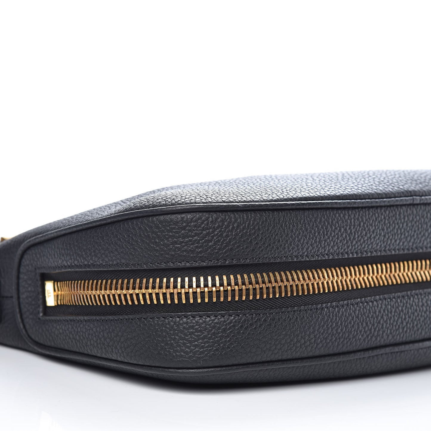 Pebbled Calfskin Medium Jennifer Simple Zip Black