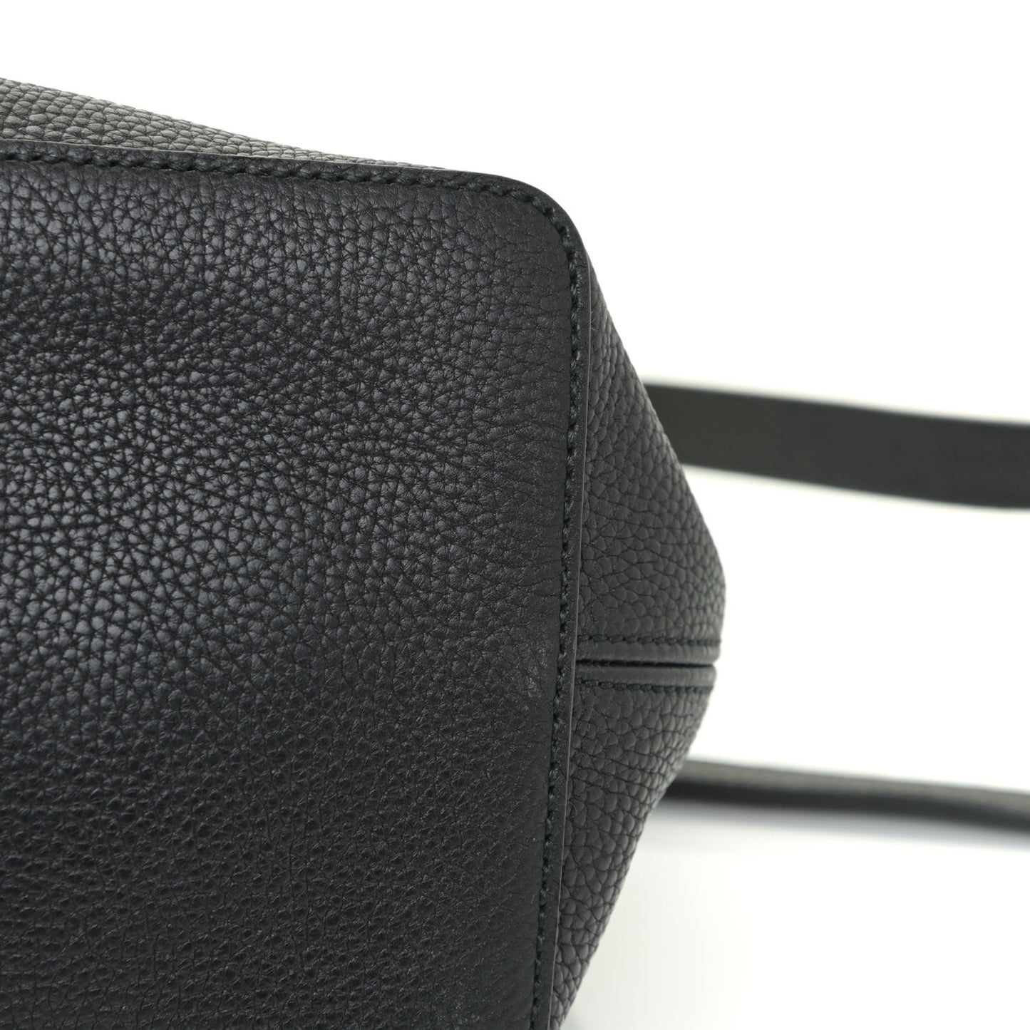 Pebbled Calfskin Large Soho Hobo Black