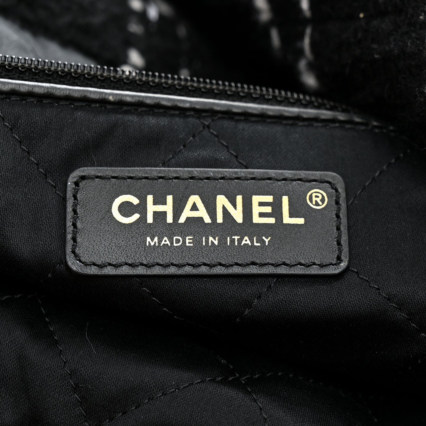 Wool Tweed Quilted Chanel 22 Black Multicolor