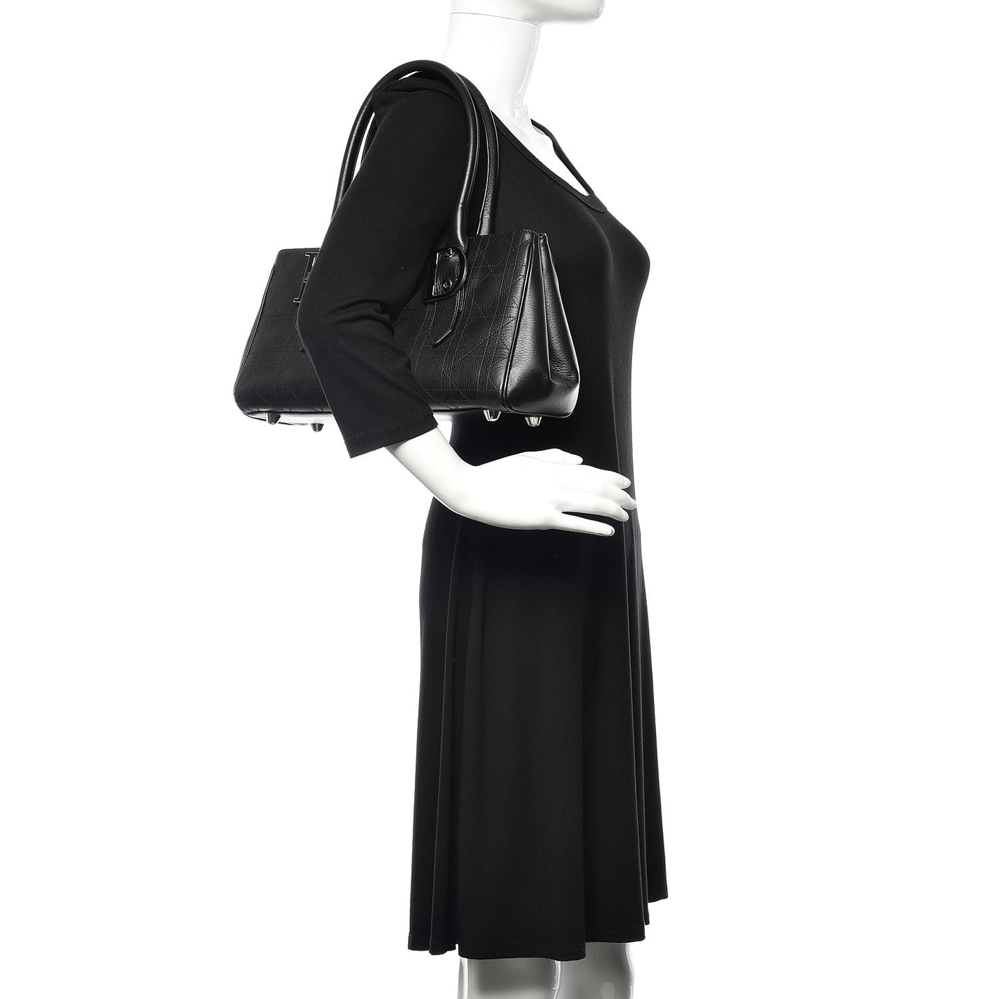 Calfskin Cannage Shoulder Bag Black