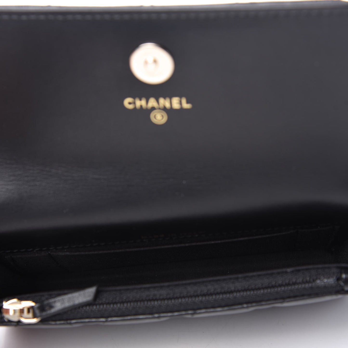 Calfskin Quilted Maxi Pearls Clutch With Chain Black