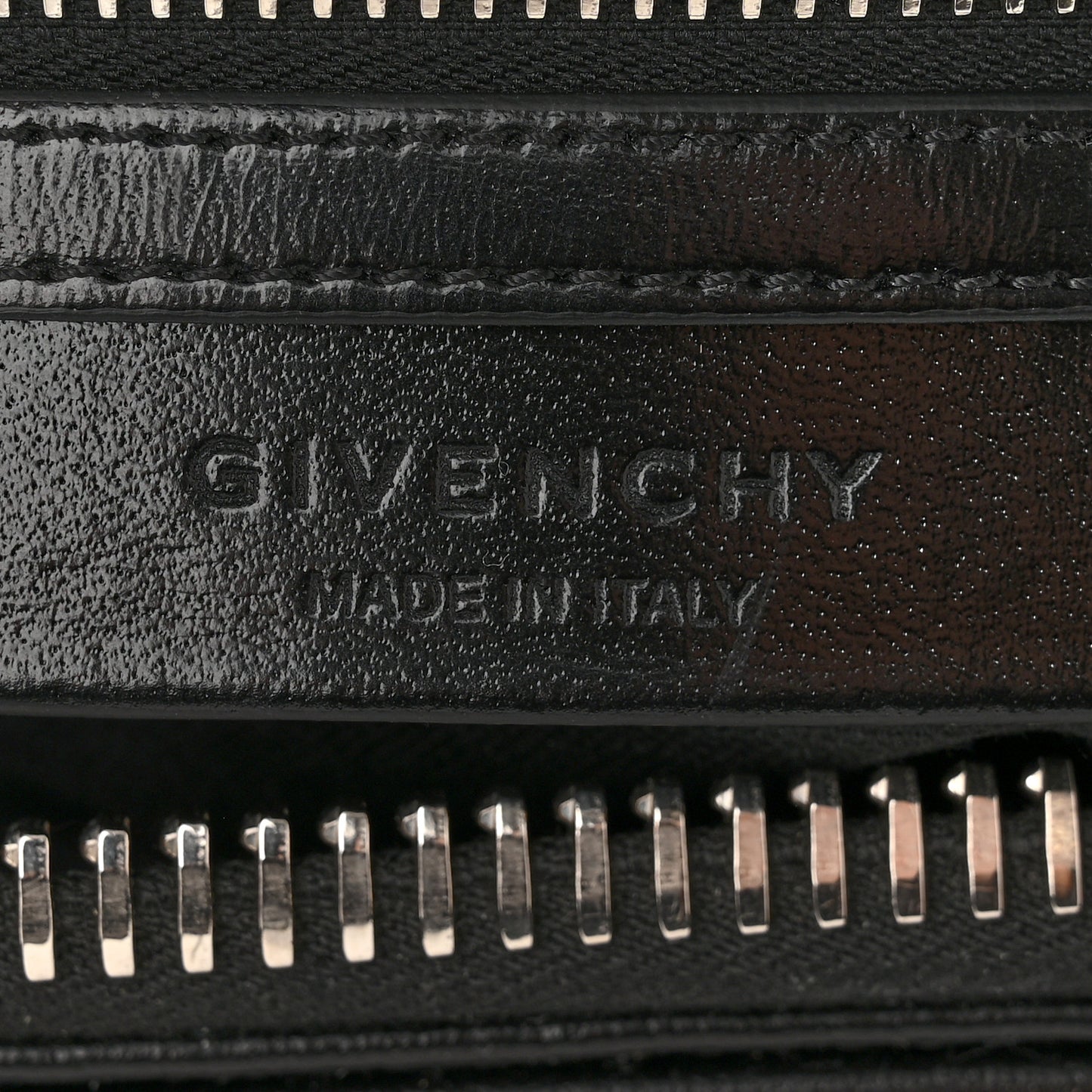 Shiny Lord Calfskin Small Antigona Black