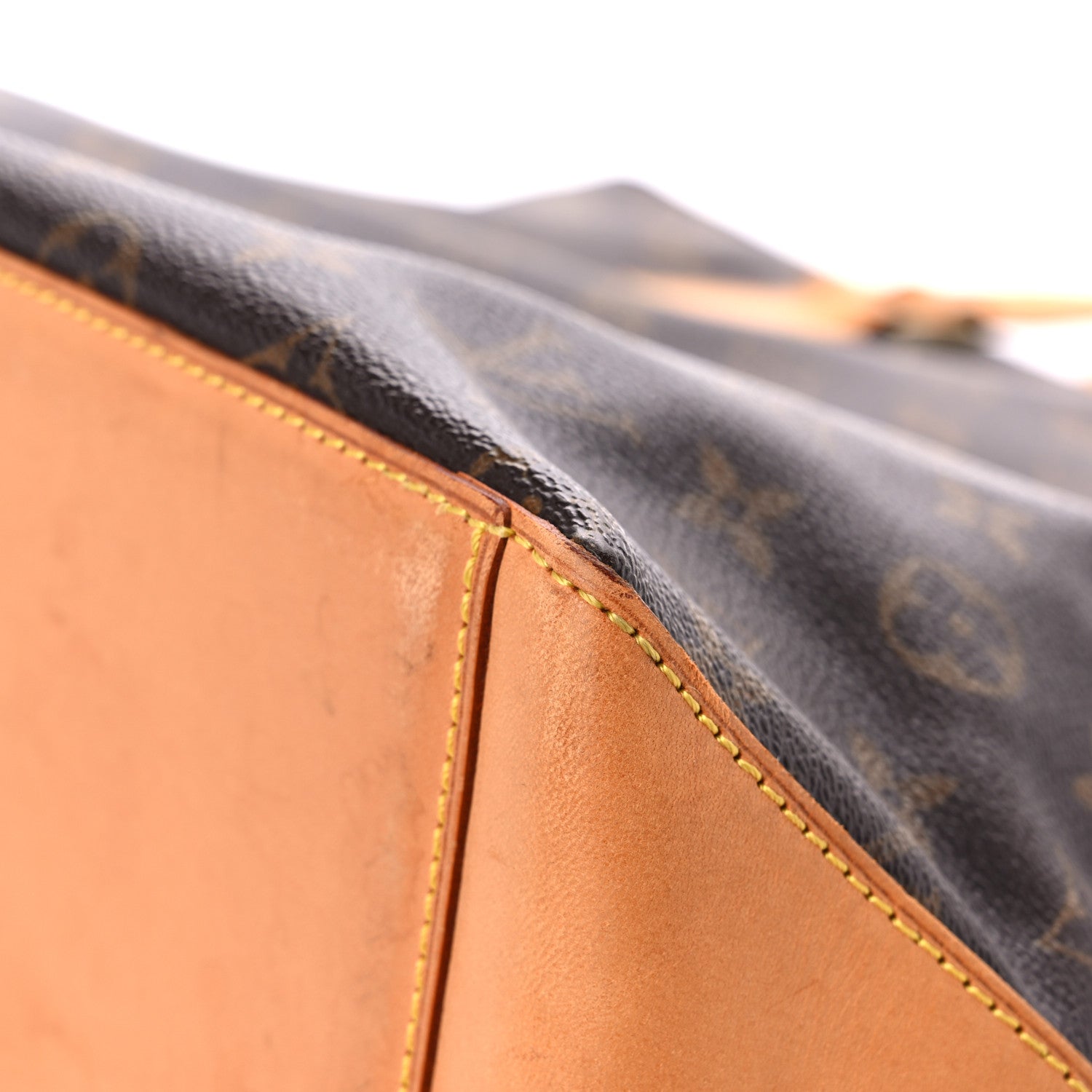 Louis Vuitton Monogram Cabas Mezzo 8 of 20