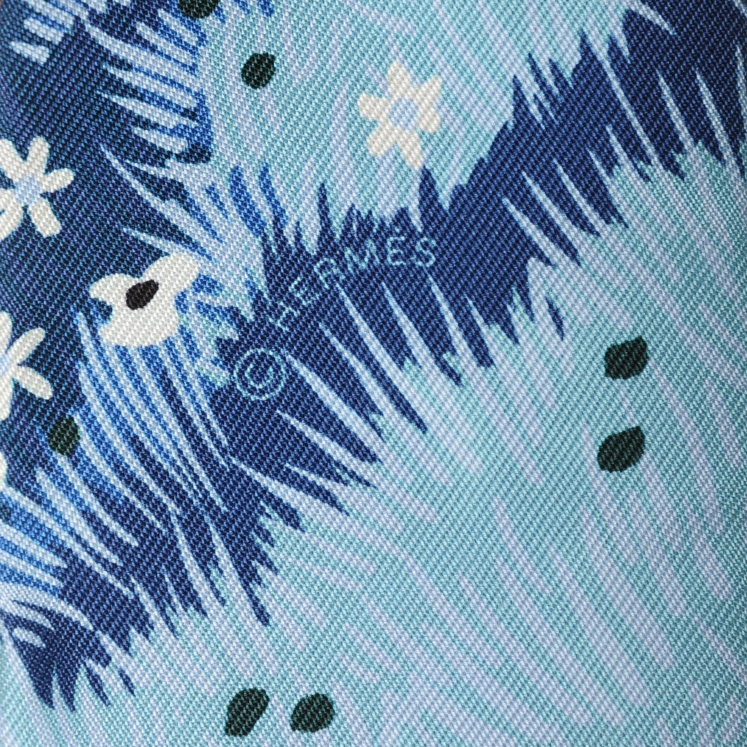 Hermes Silk Dans un Jardin Anglais Twilly Ciel Marine Brun 3 of 5