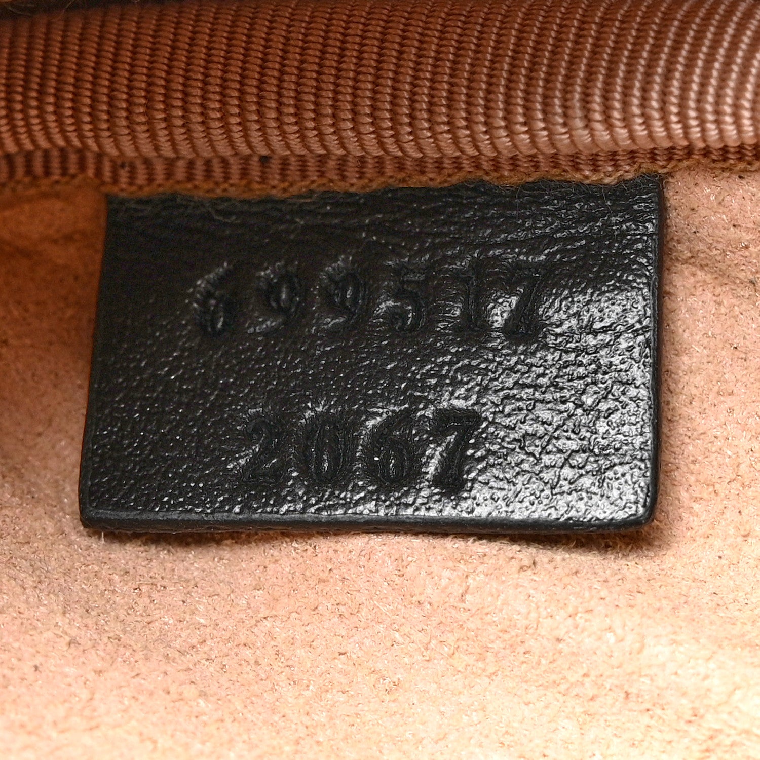 Gucci Calfskin Matelasse Chevron GG Marmont Heart Coin Purse Black 7 of 8