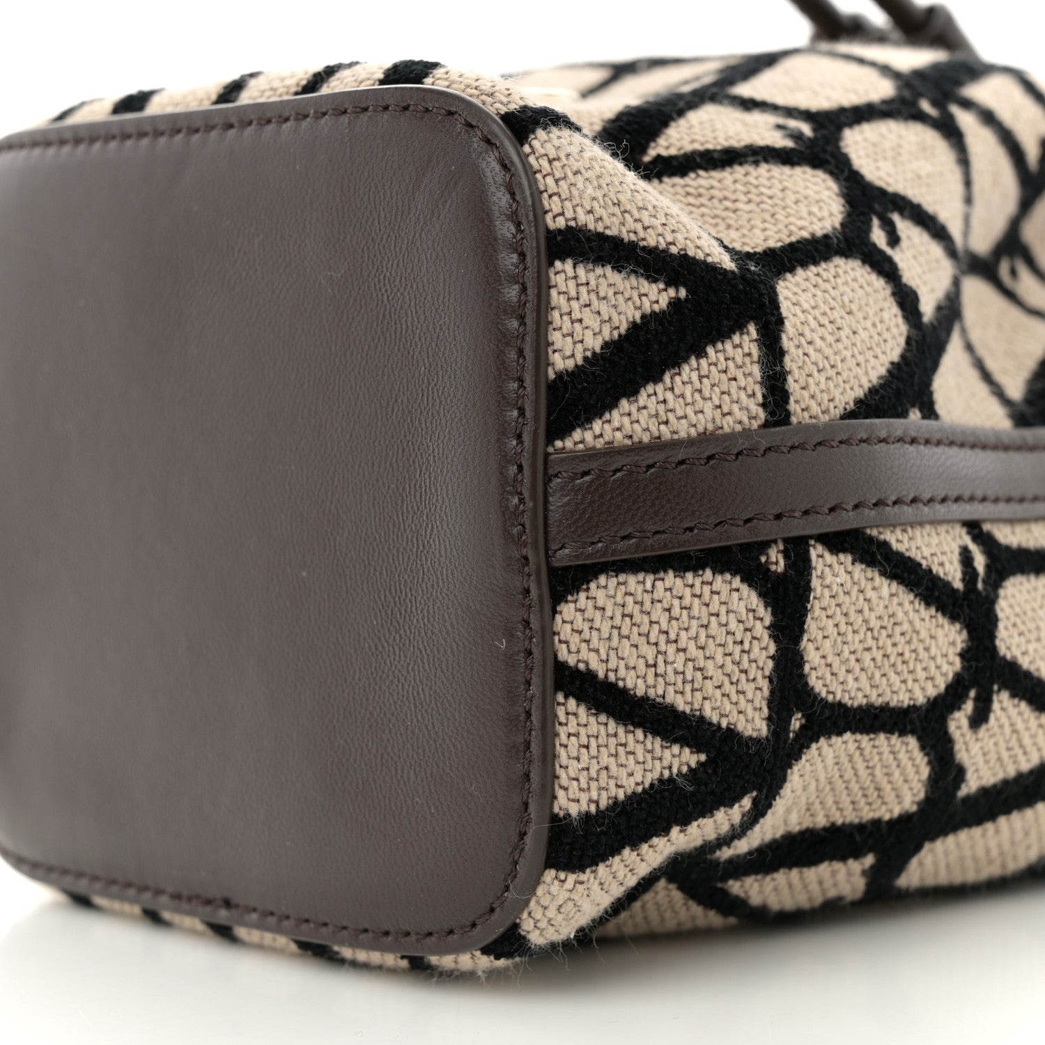 Valentino Garavani Toile Iconographe Nappa Mini Vlogo Signature Bucket Bag Naturale Black Fondant 9 of 9