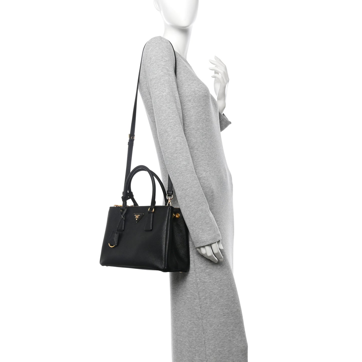 Saffiano Medium Galleria Double Zip Tote Black
