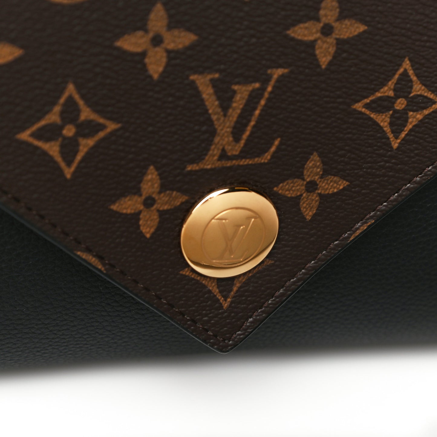 Monogram Double V Black