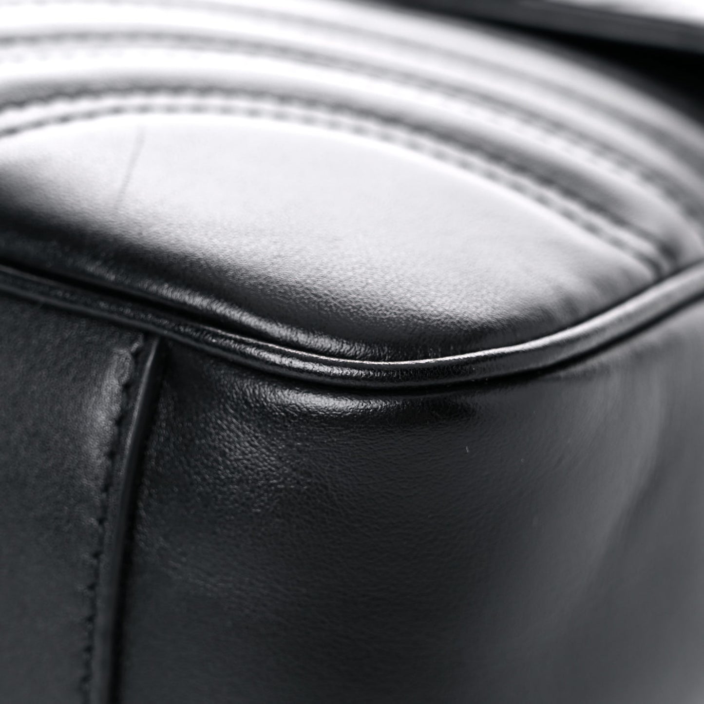 Calfskin Matelasse Medium GG Marmont Shoulder Bag Black