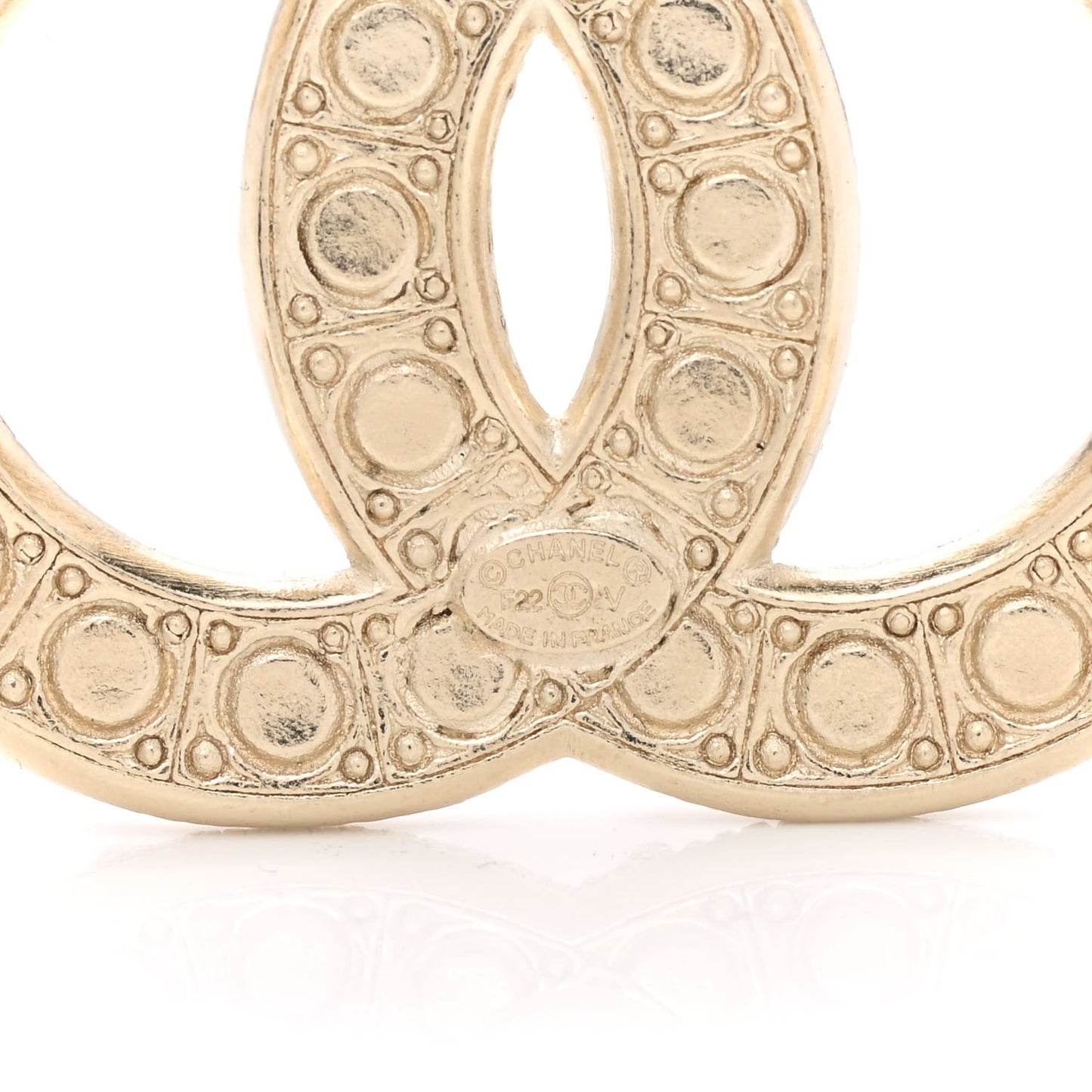 Metal Crystal Graduated Pearl CC Brooch Gold