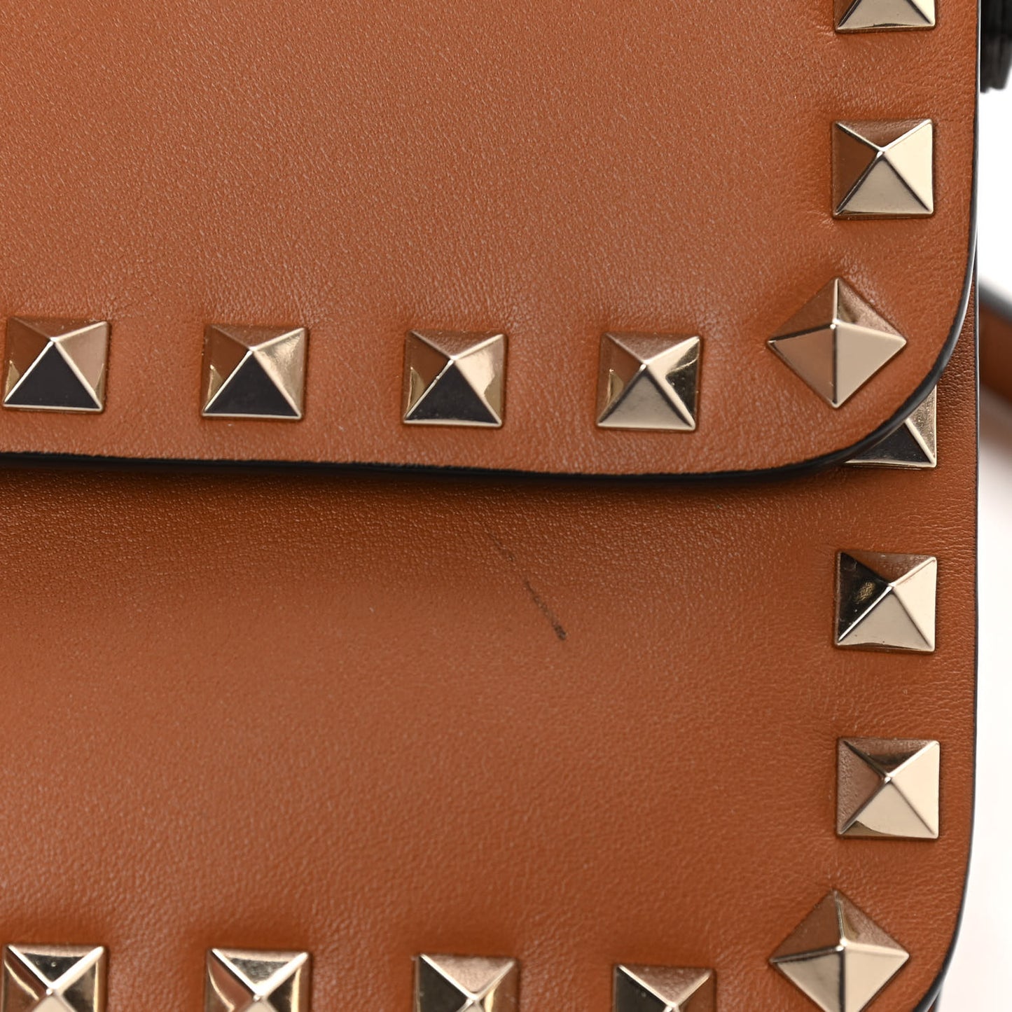 Vitello Rockstud Flap Crossbody Bag Light Cuir